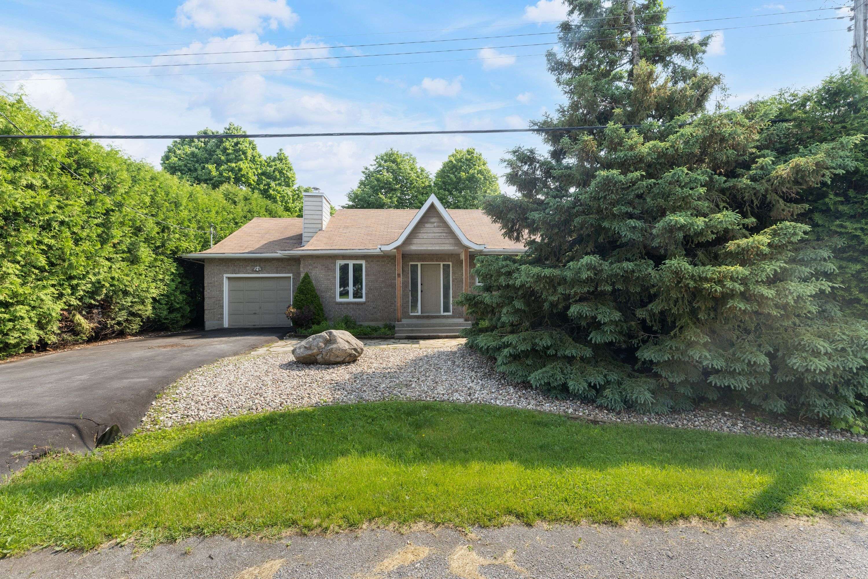 Stittsville - Munster - Richmond, ON K2S 1N3,11 Pretty ST