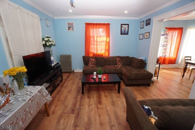 Elizabeth City, NJ 07208,257 Lincoln Ave
