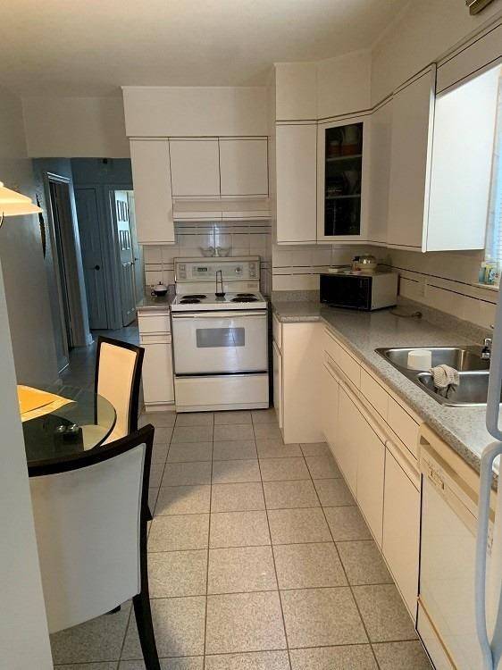 Toronto C04, ON M5M 2Y5,89 Mcgillivray AVE