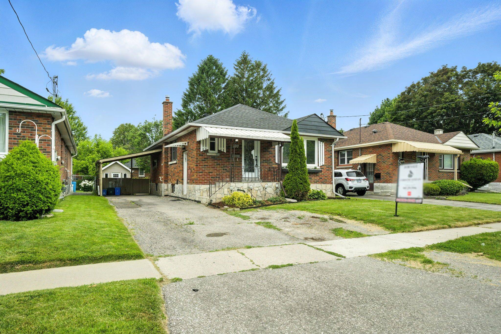 Oshawa, ON L1H 5Z8,300 Cadillac AVE S