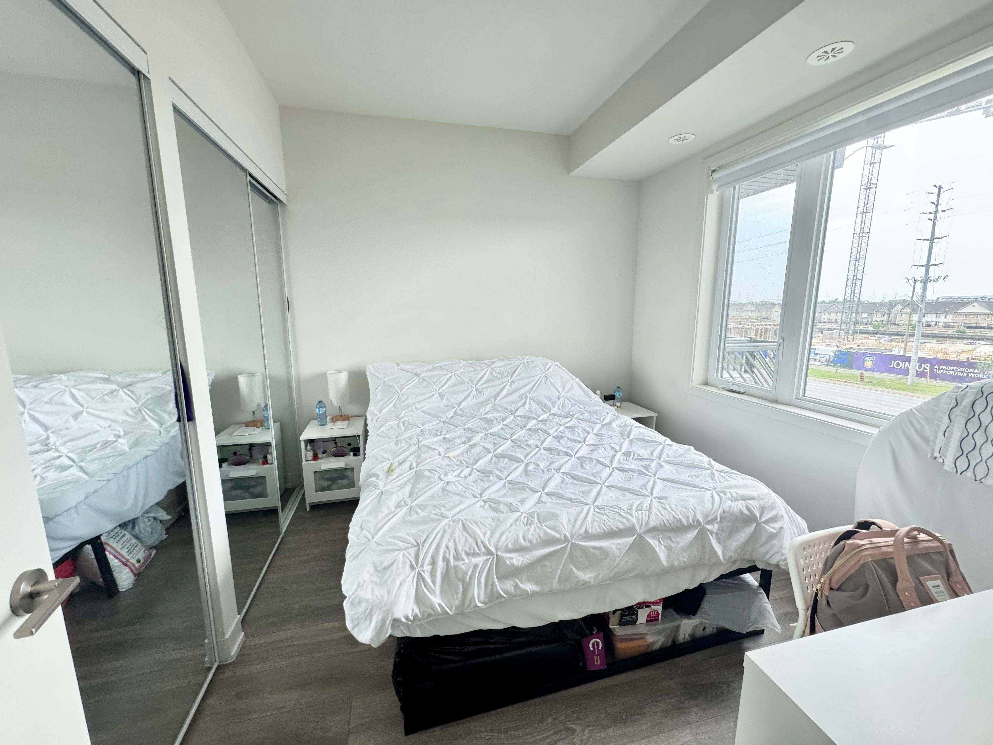 Brampton, ON L6Y 6J1,58 Sky Harbour DR #312