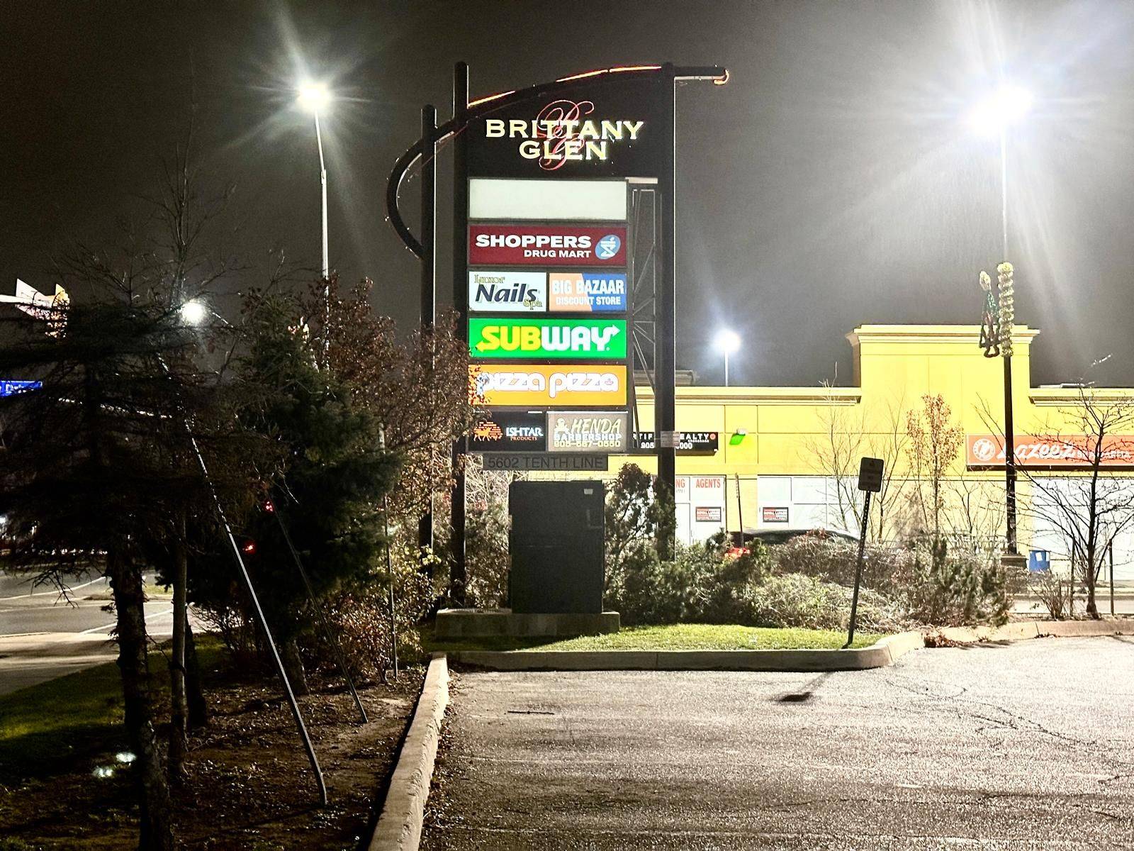 Mississauga, ON L5M 7L9,5602 Tenth Line W #120,121