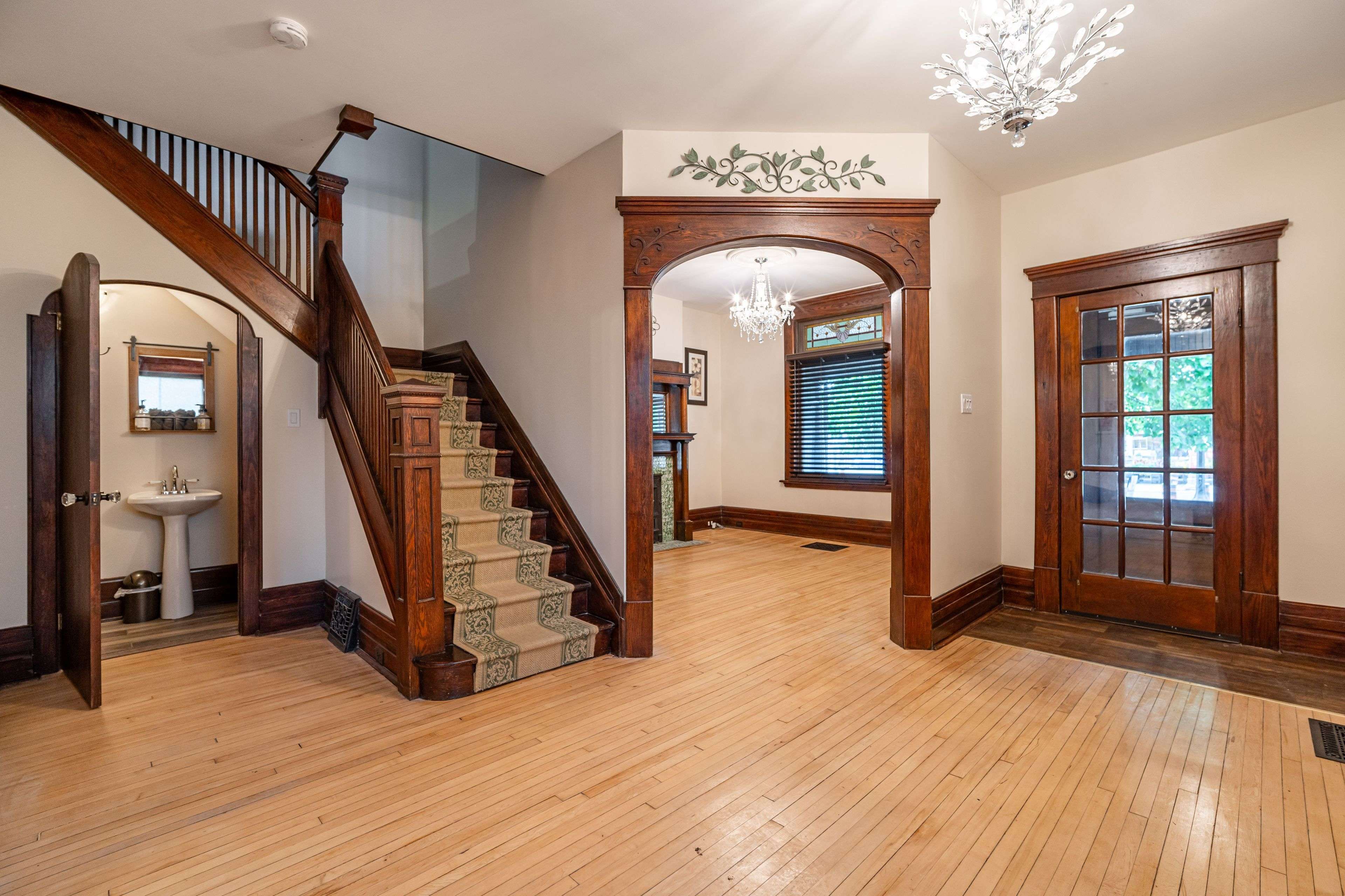 Peterborough East, ON K9H 1G7,141 Hunter ST E