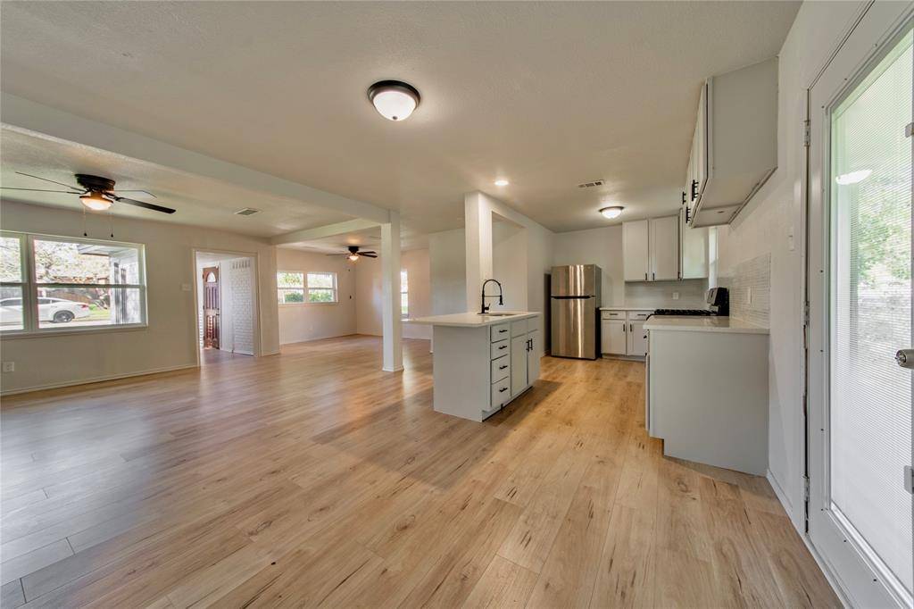 Dallas, TX 75232,7908 Silverdale Drive