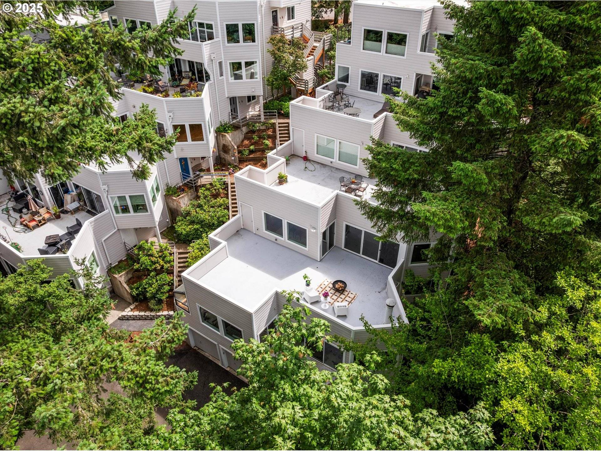 Lake Oswego, OR 97035,48 EAGLE CREST DR #3D