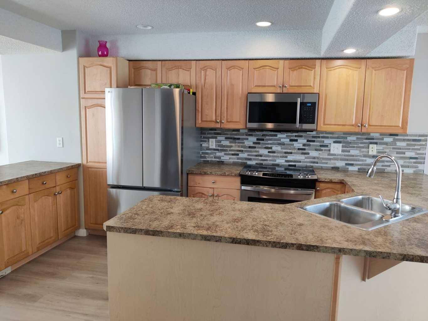 Fort Mcmurray, AB T9H 5S2,200 Arabian DR #6