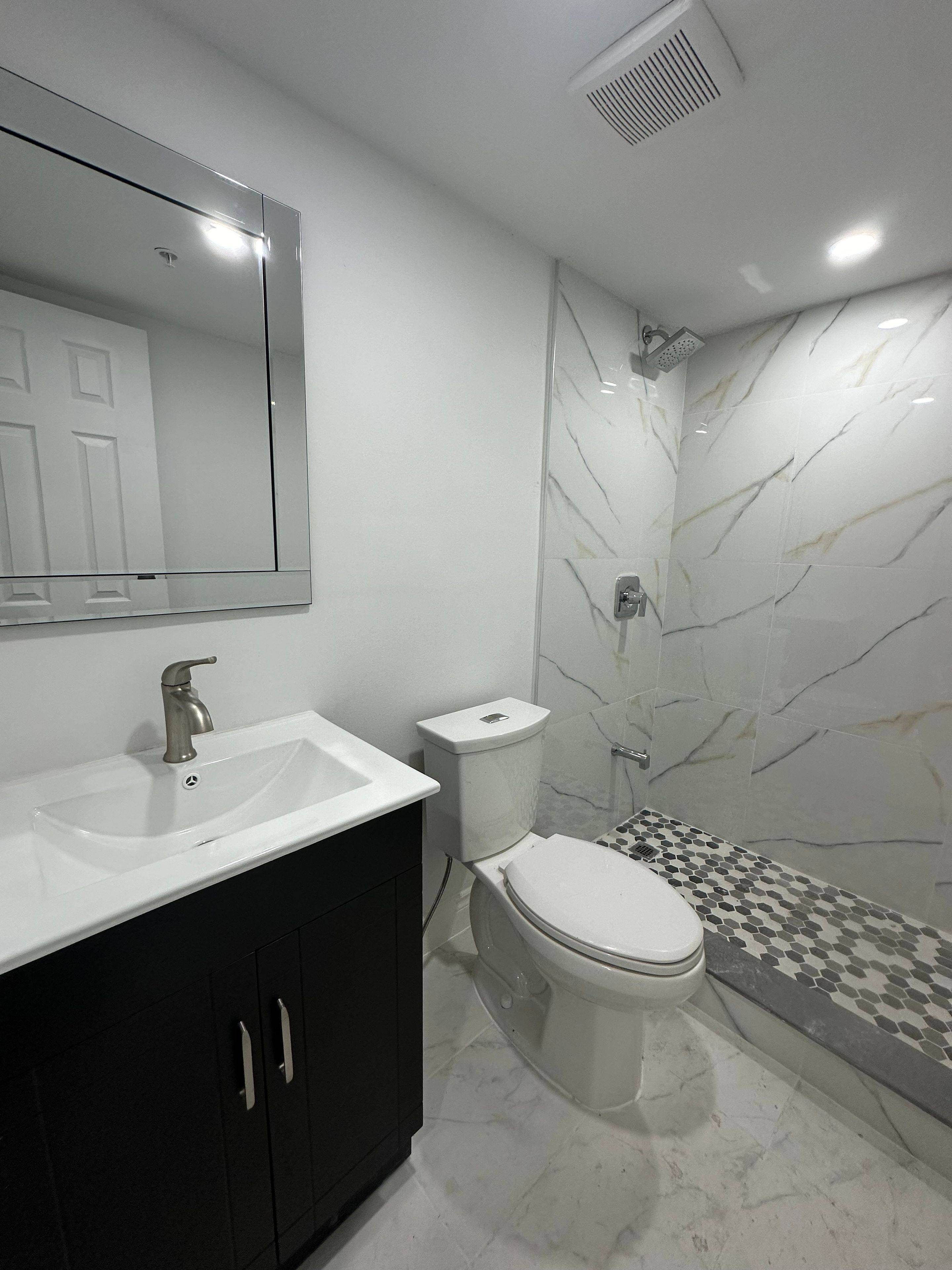 Toronto C08, ON M5A 2R7,180 Sherbourne ST #L4