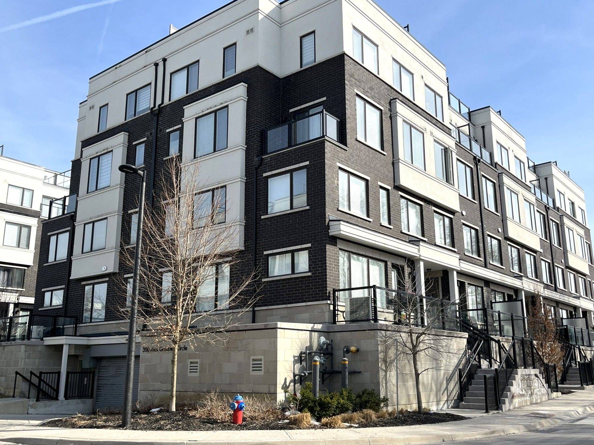 Aurora, ON L4G 3G5,300 Alex Gardner CIR ##59