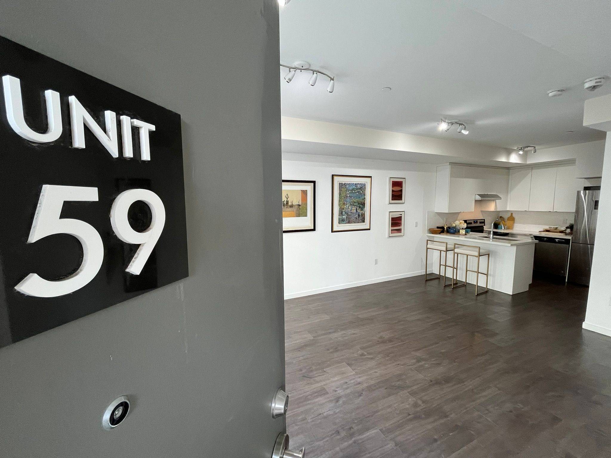 Aurora, ON L4G 3G5,300 Alex Gardner CIR ##59