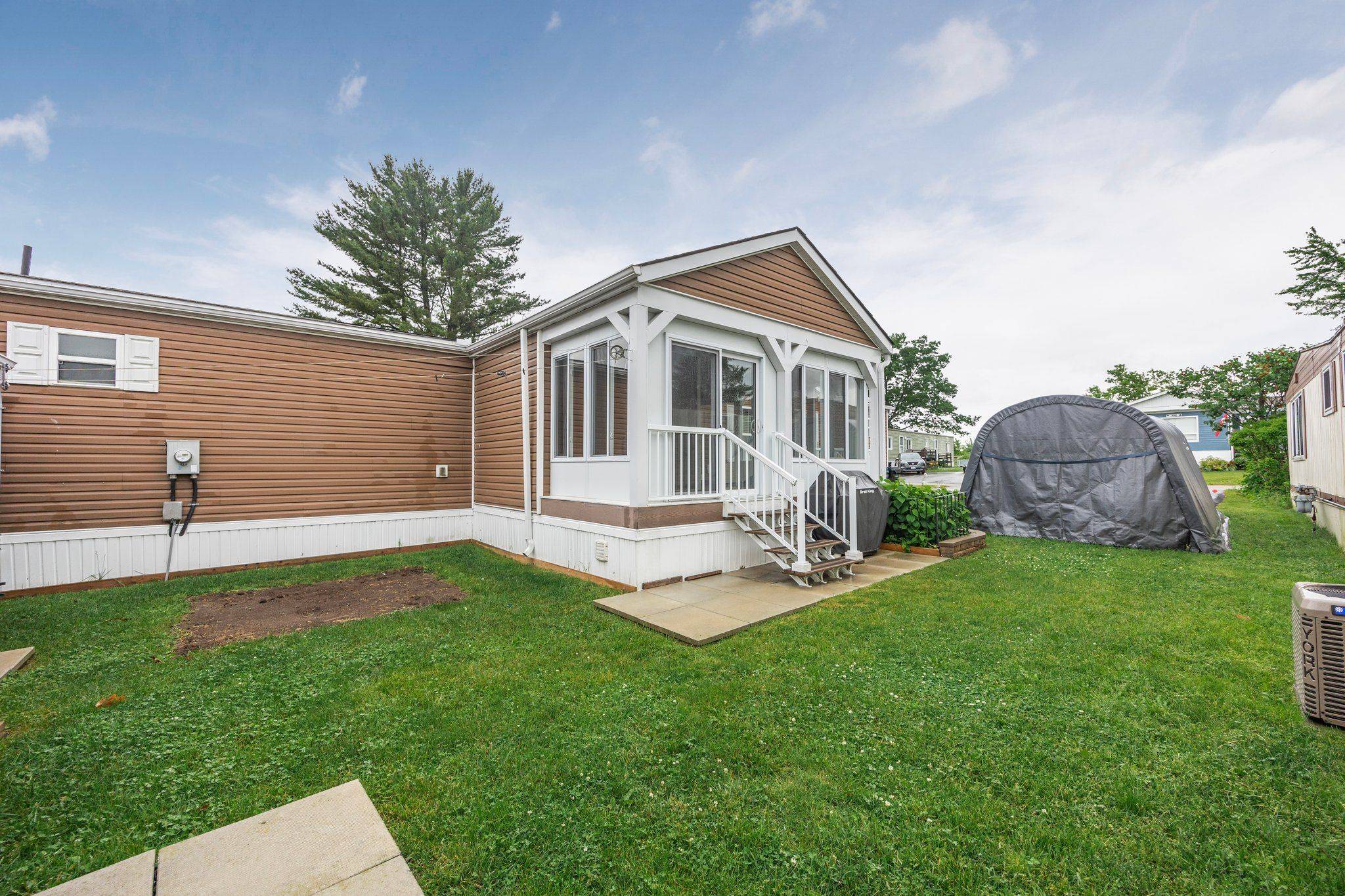 Midland, ON L4R 0B9,6 Maple LN