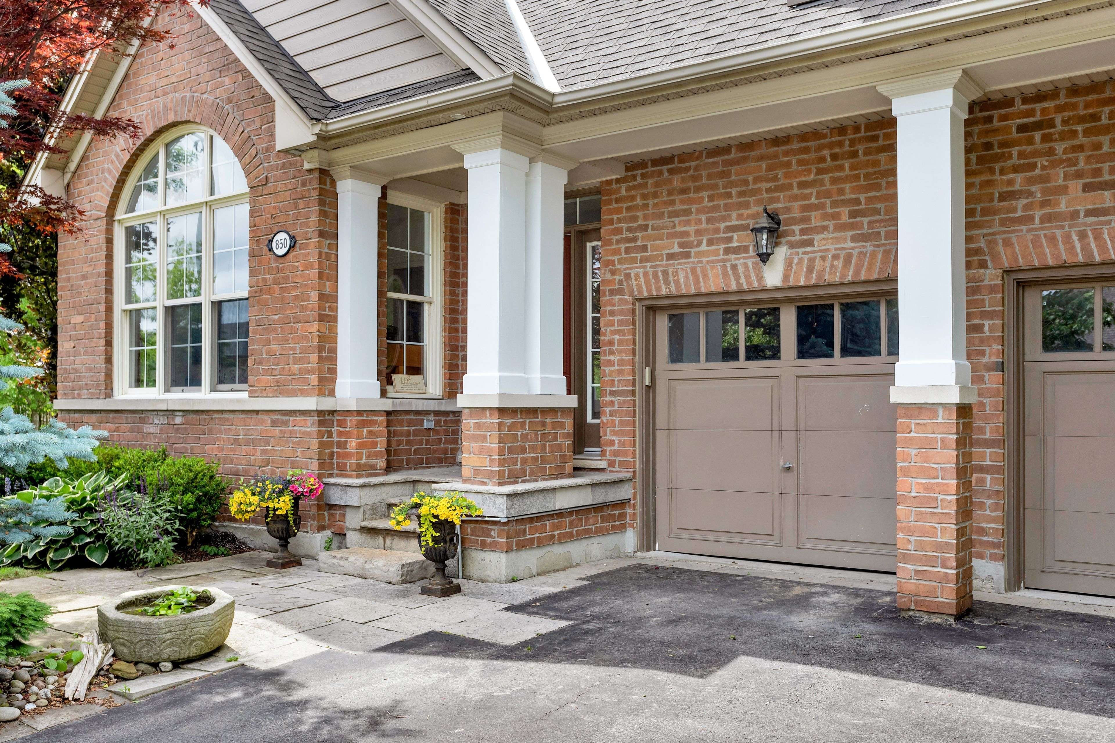 Mississauga, ON L5H 4L6,850 CANYON ST