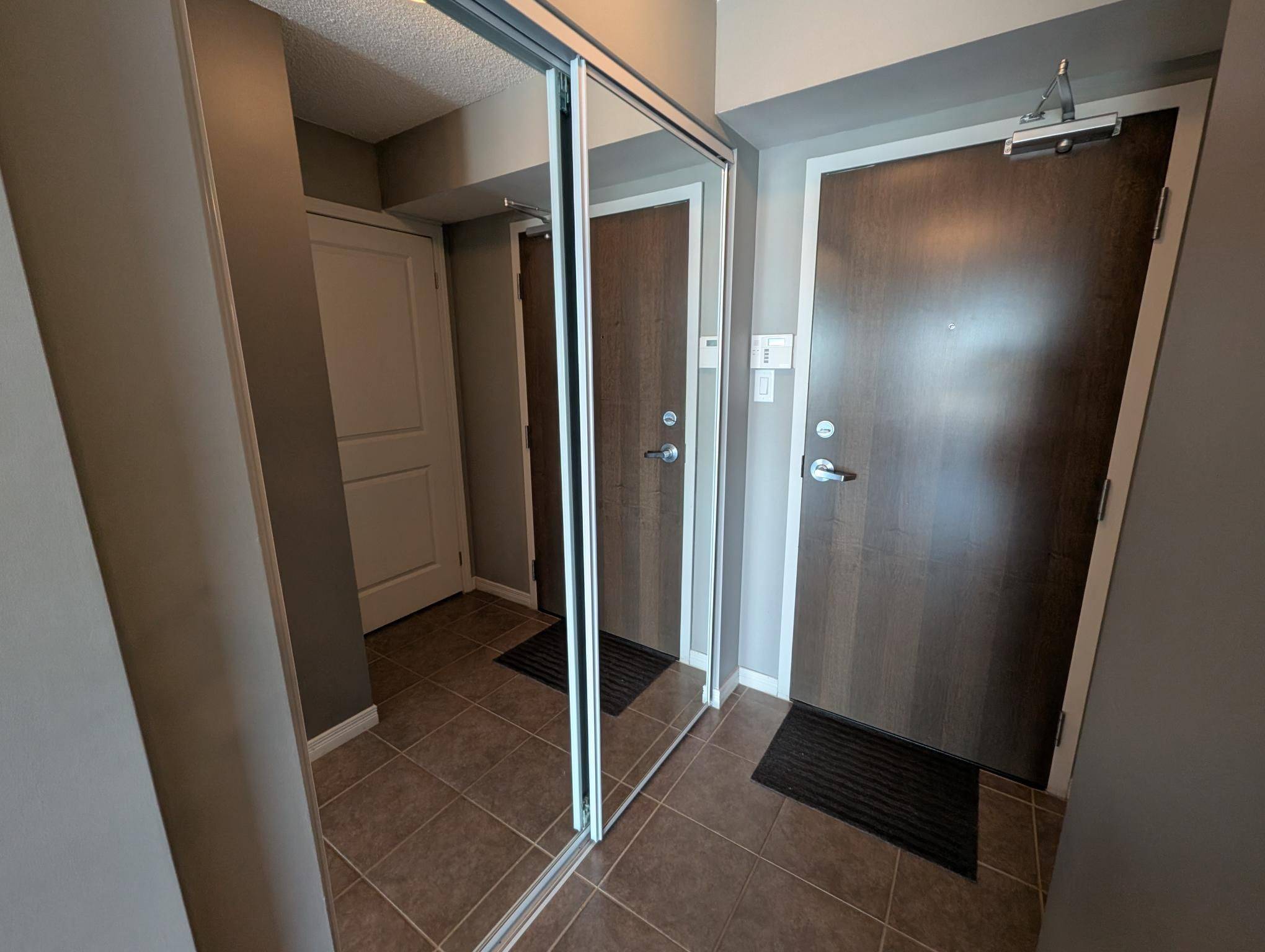 Brampton, ON L6X 0T6,9 George ST N #1603