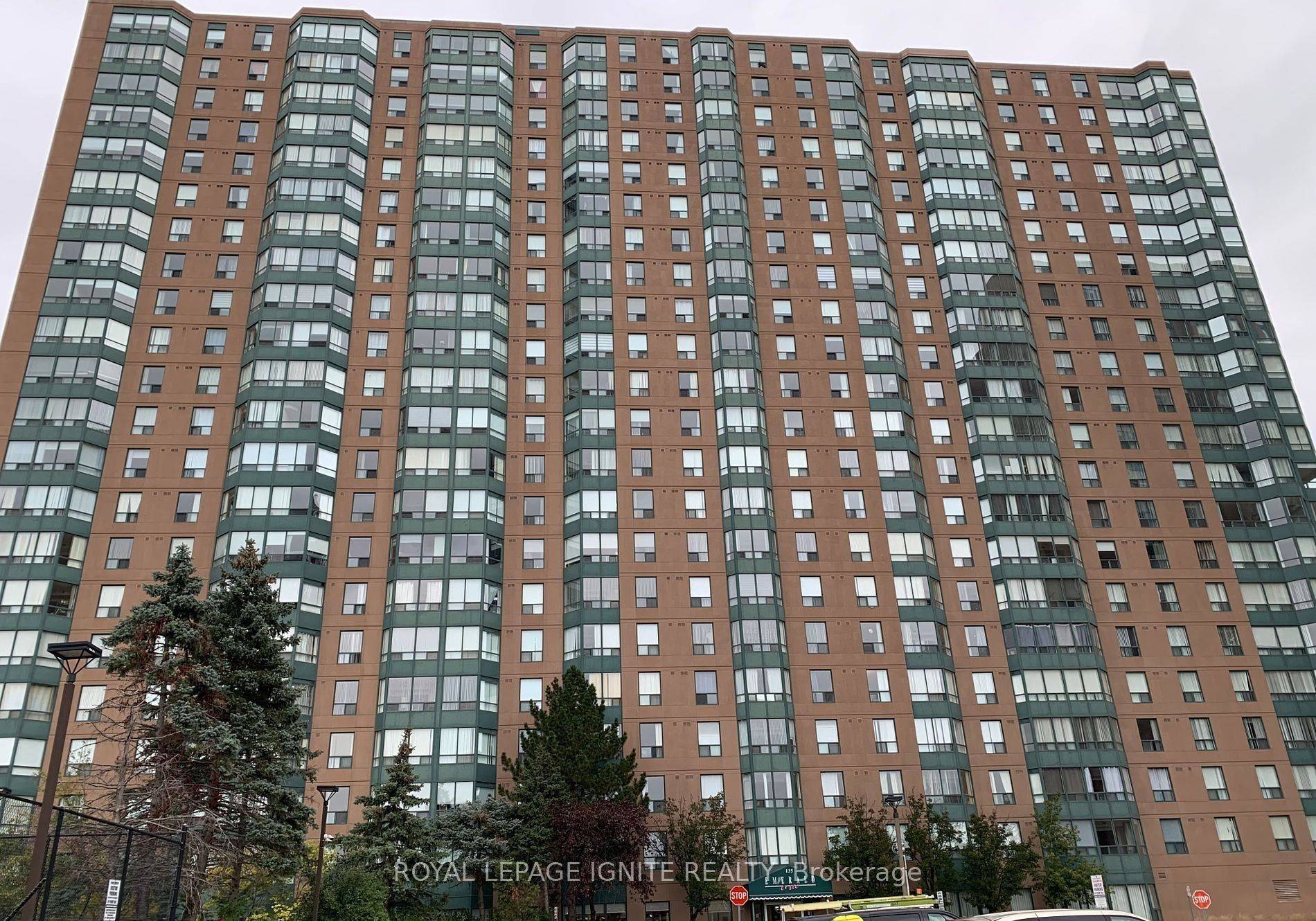 Mississauga, ON L5B 4B1,135 Hillcrest AVE #1104