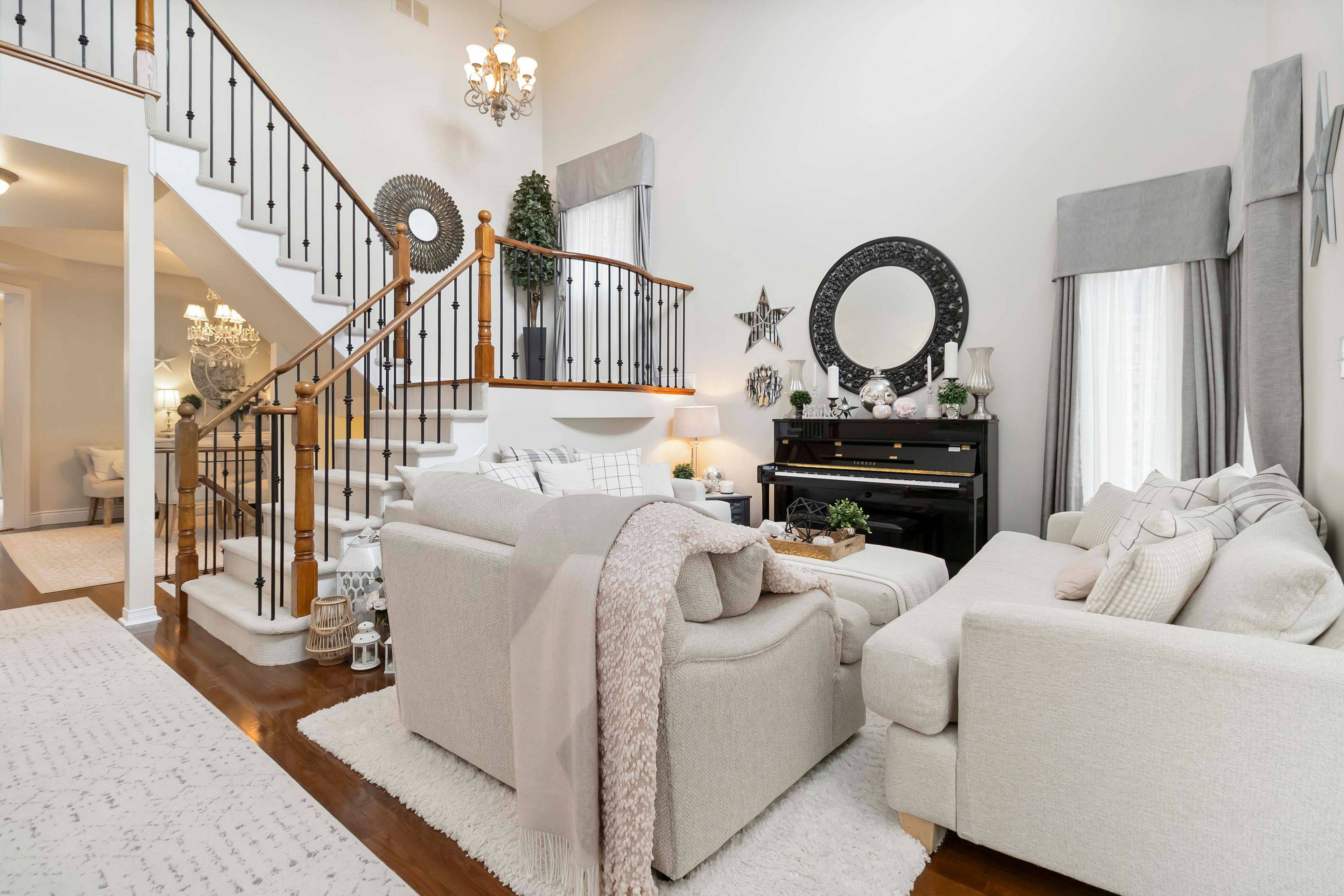 Burlington, ON L7L 7M7,2468 Whitehorn DR