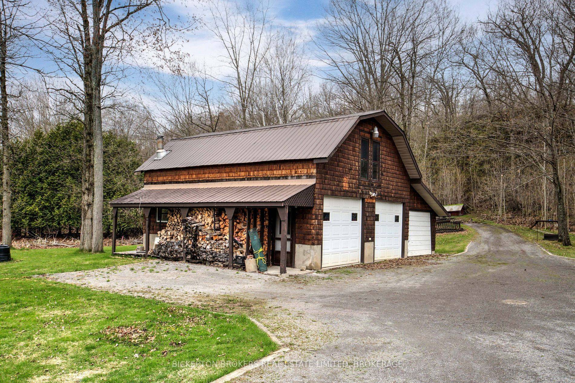Leeds And The Thousand Islands, ON K0E 1N0,851 Rideauwood LN
