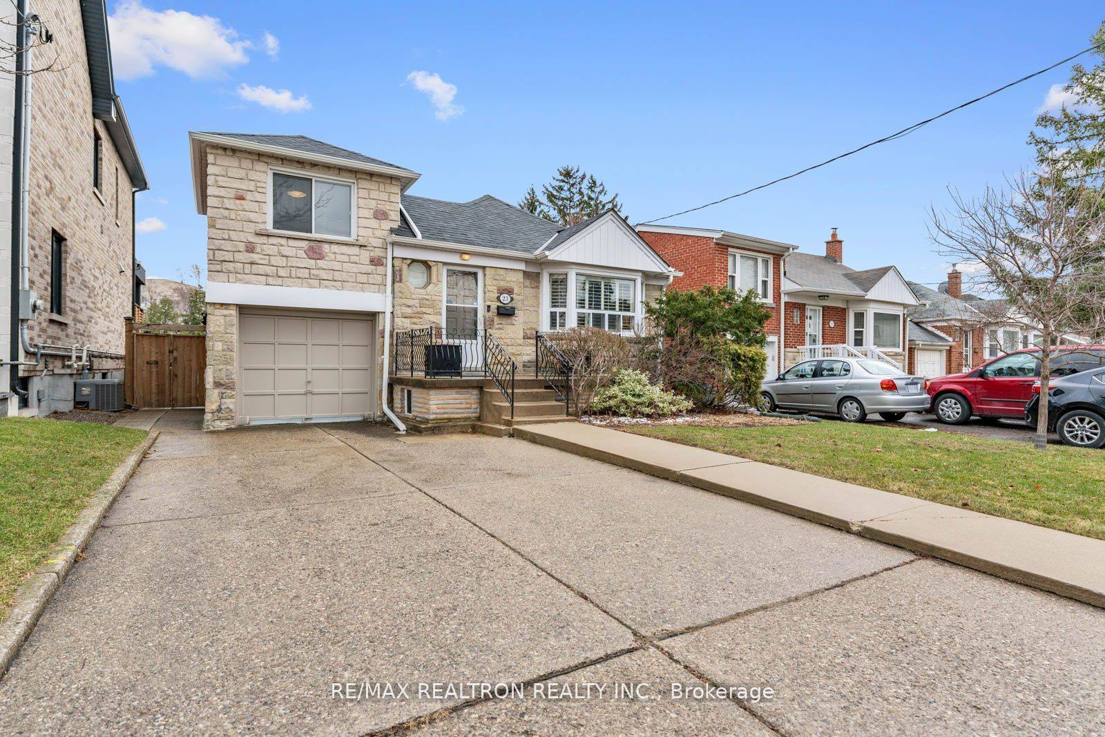 Toronto C06, ON M3H 1X7,23 Allingham GDNS