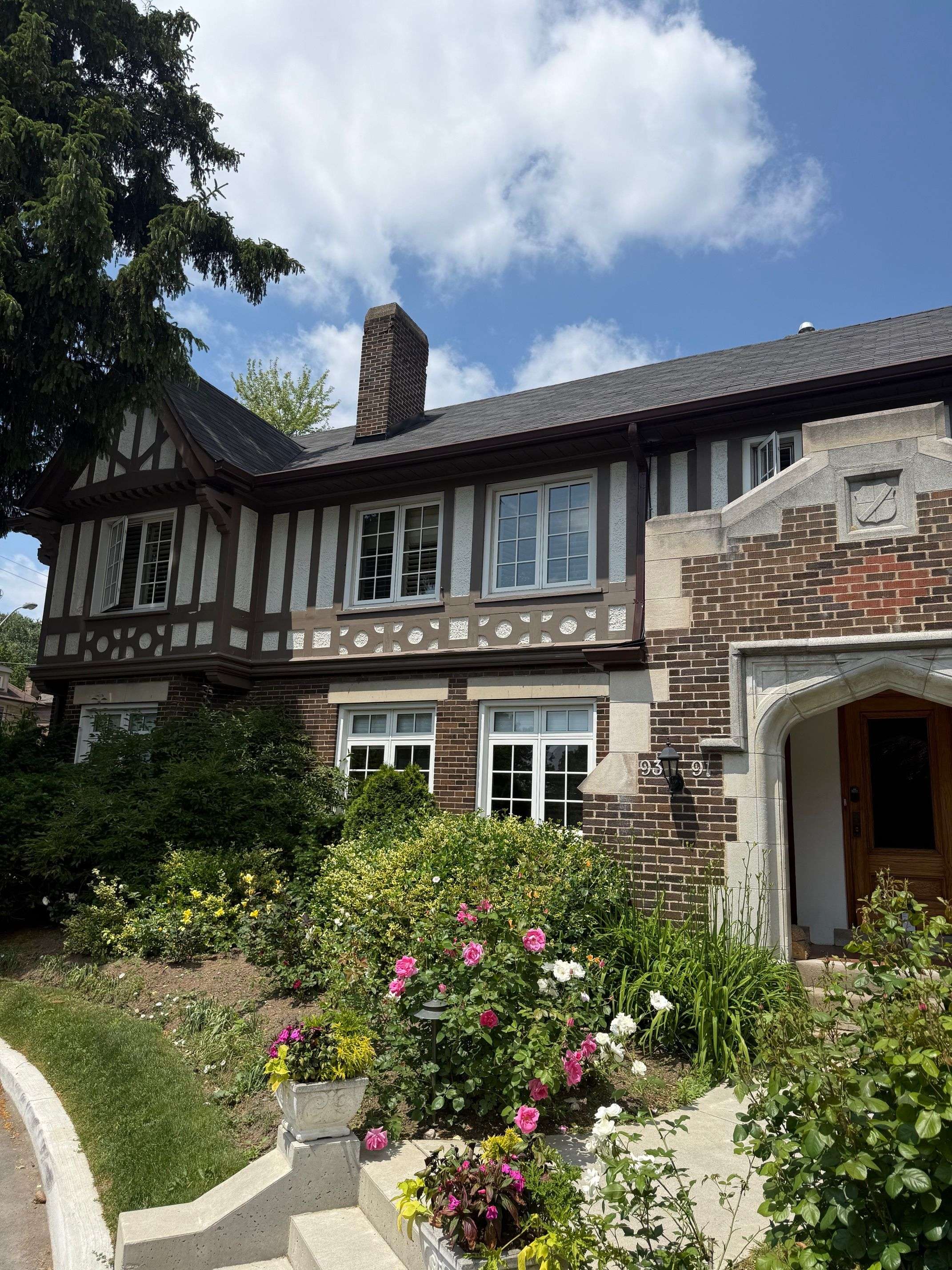 Toronto C09, ON M4W 2E6,93 Douglas CRES