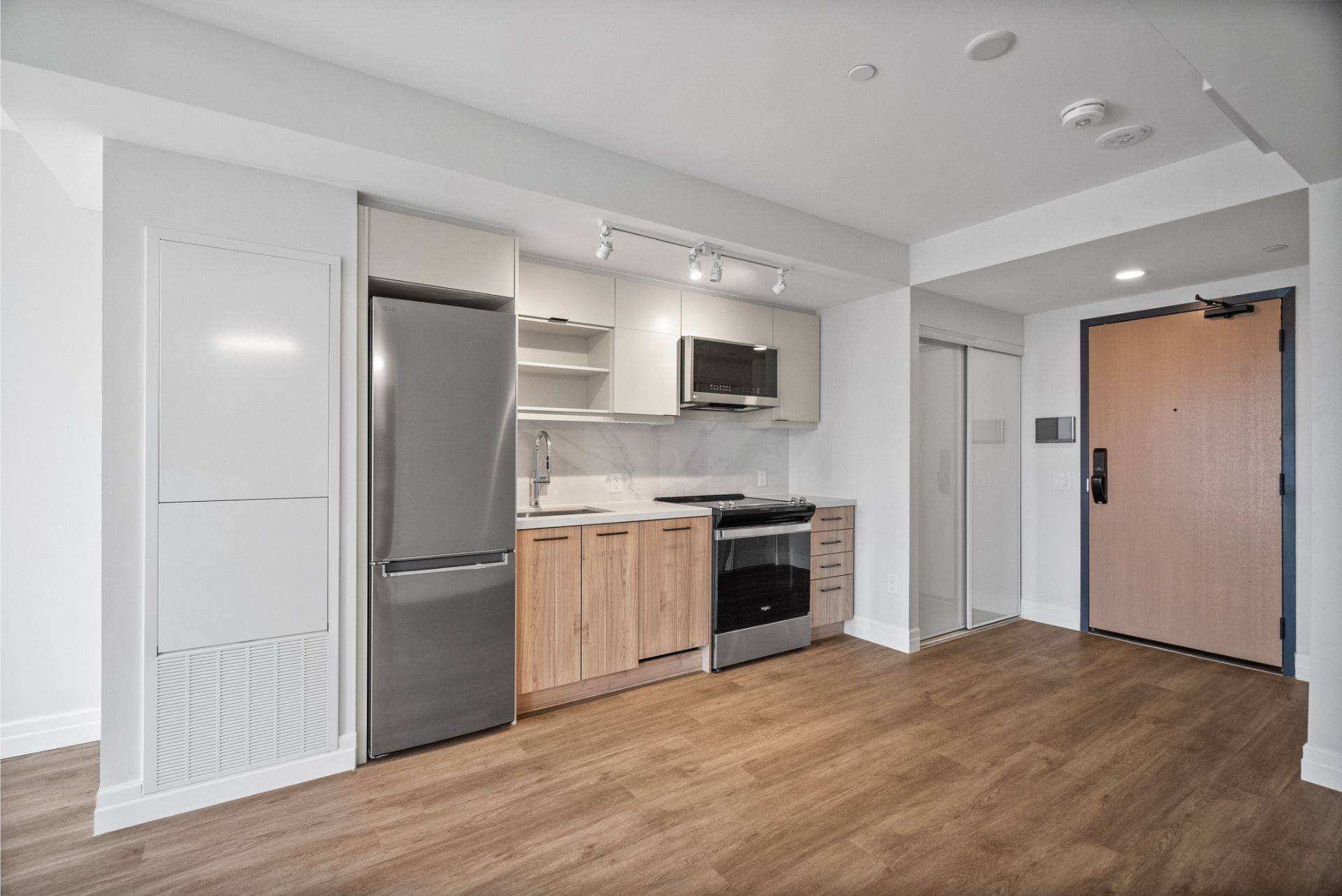 Toronto C08, ON M5B 0E7,203 Jarvis ST #3209
