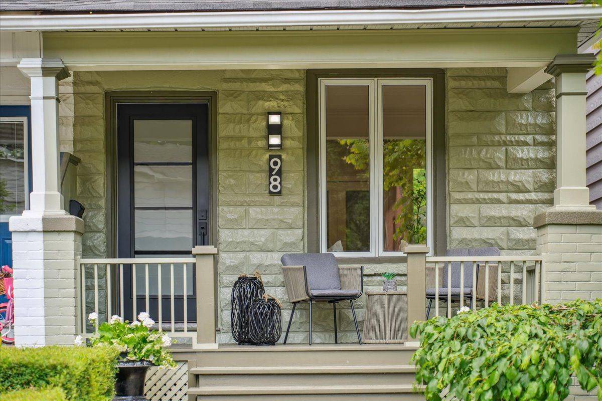 Toronto E01, ON M4K 1G8,98 Sparkhall AVE