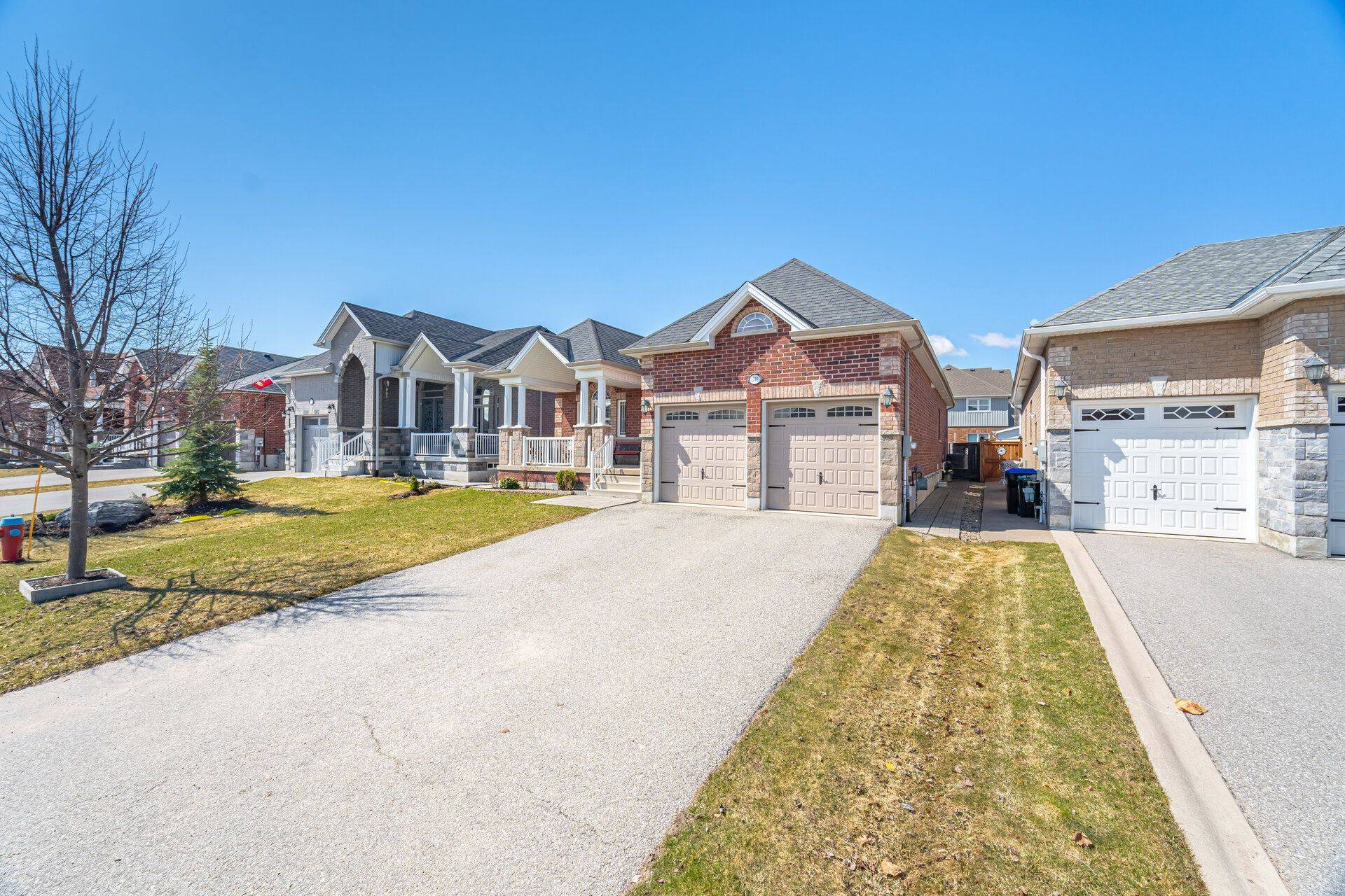 Innisfil, ON L9S 4X2,1740 Angus ST
