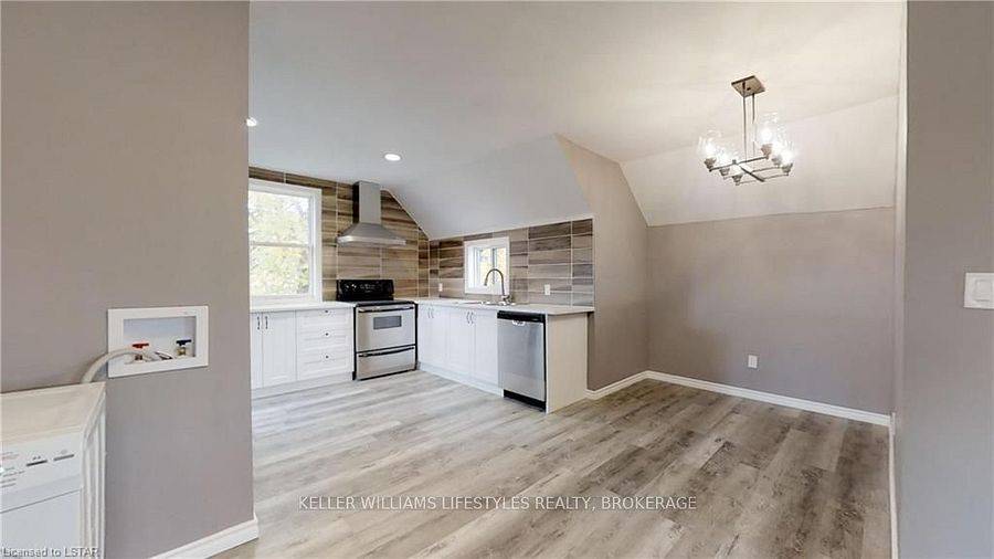 St. Thomas, ON N5P 2W8,5 Station ST #Upper