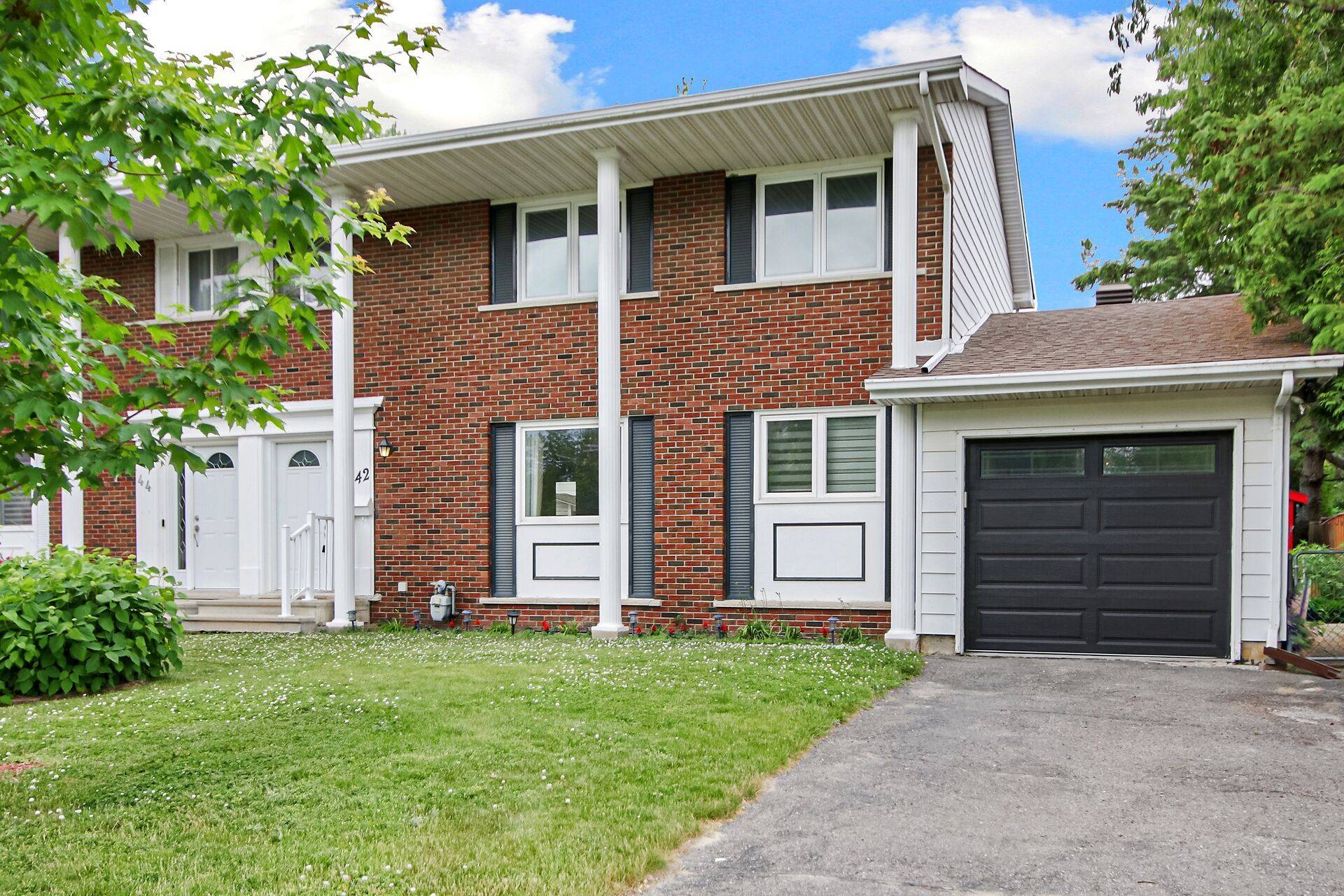 South Of Baseline To Knoxdale, ON K2G 3X2,42 Bentworth CRES