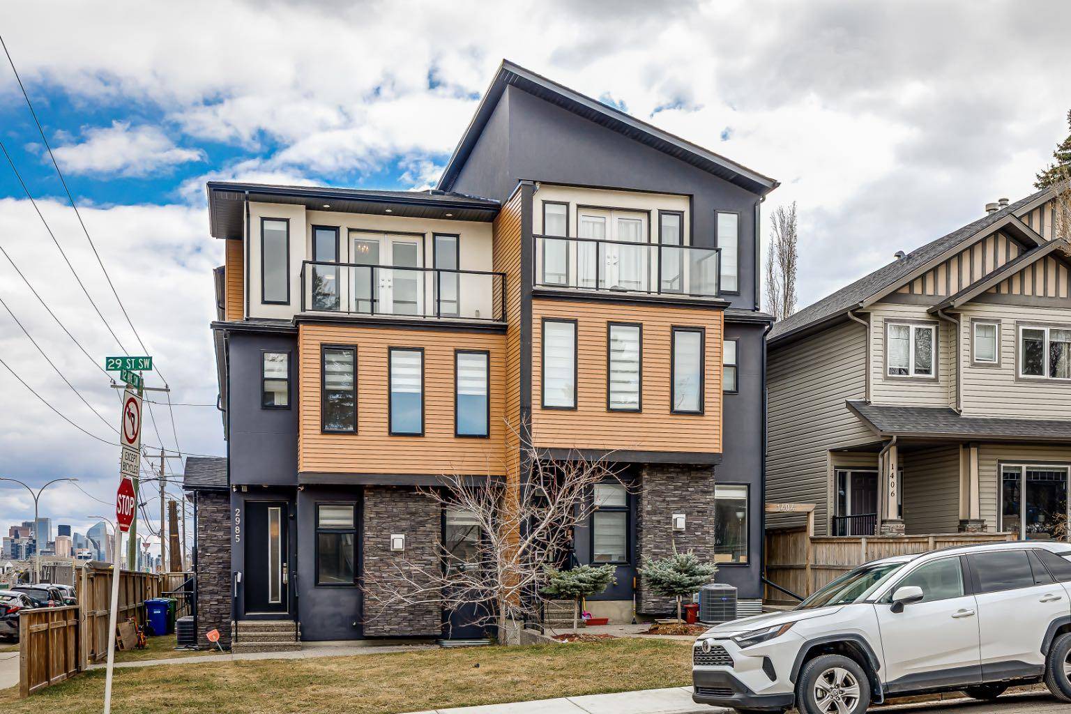 Calgary, AB T3H 5Z6,2985 12 AVE SW