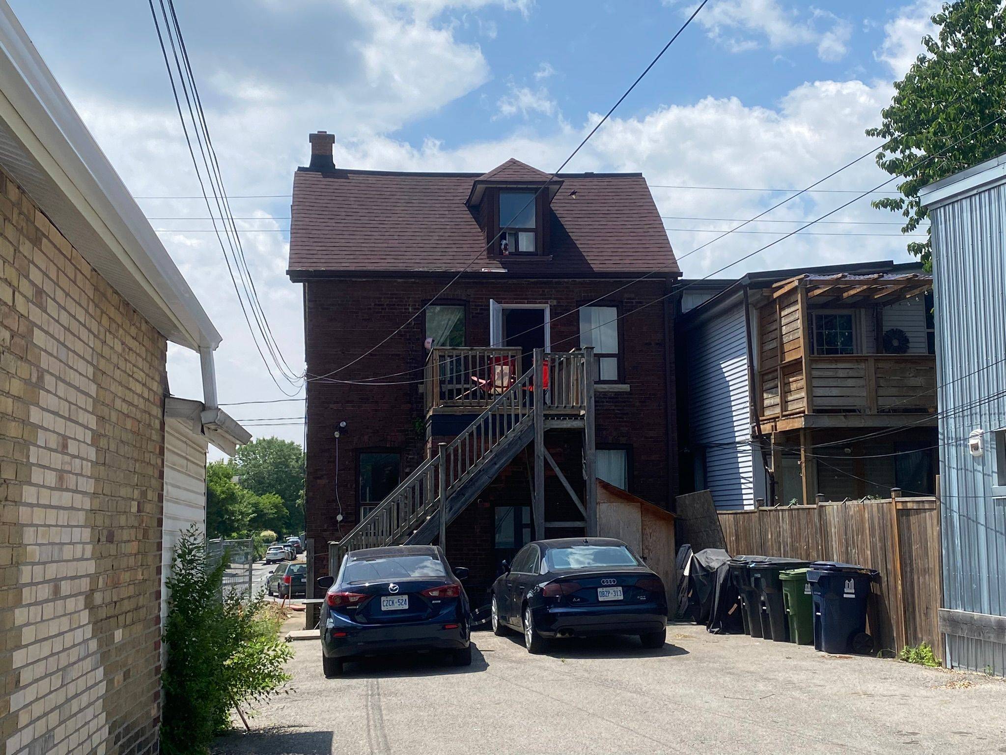 Toronto C02, ON M6G 3B5,193 Christie ST
