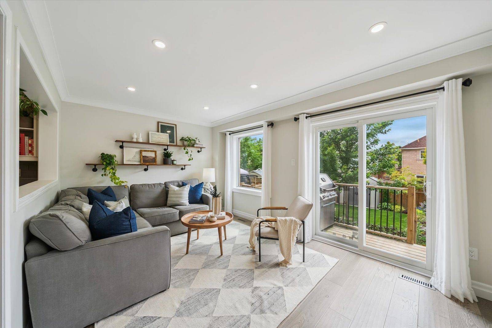 Whitby, ON L1P 1W8,131 Kirkland PL