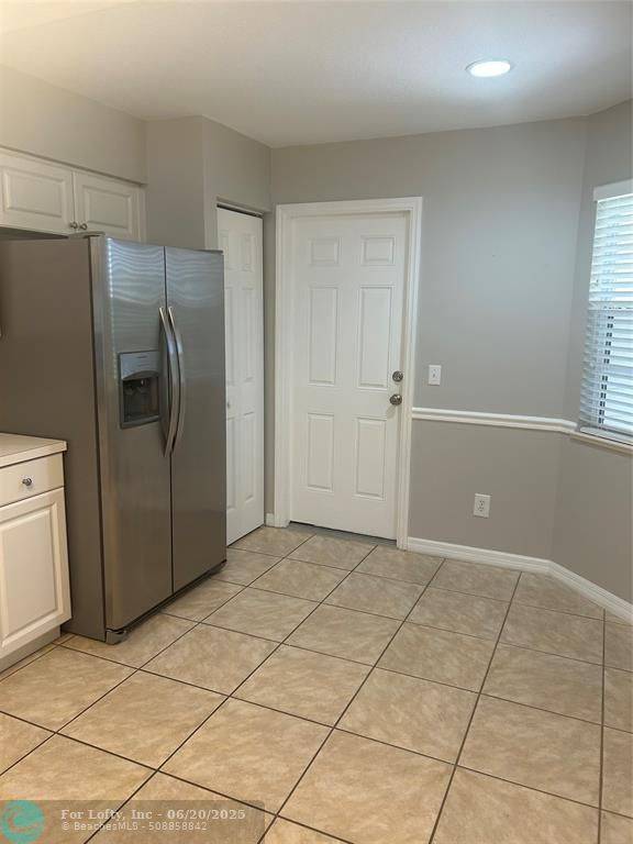 Vero Beach, FL 32962,537 6th St