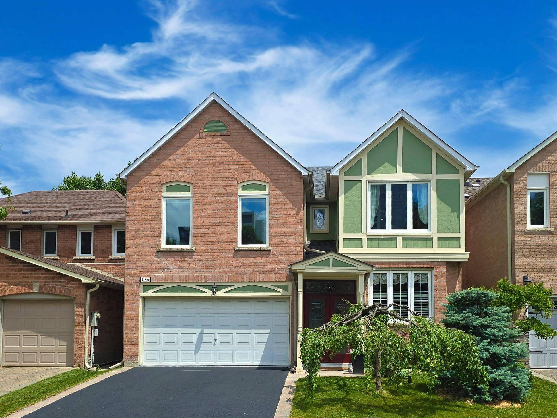 Vaughan, ON L4J 4W4,176 Rosedale Heights DR