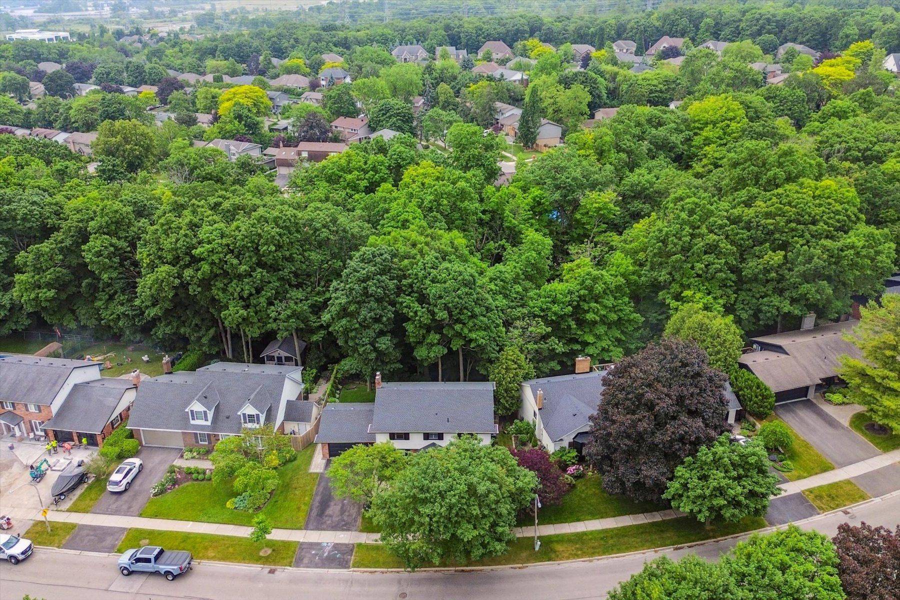 Burlington, ON L7P 3B2,1880 Four Seasons DR