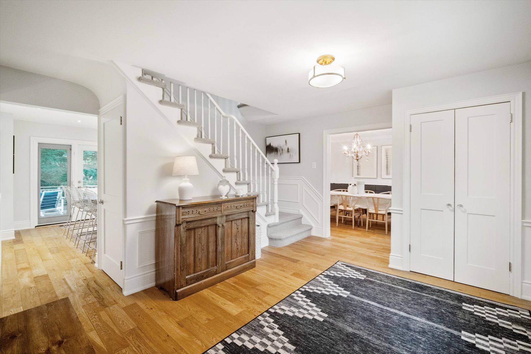 Burlington, ON L7P 3B2,1880 Four Seasons DR
