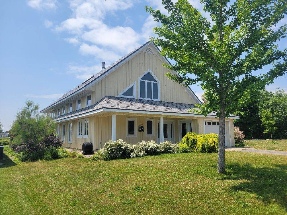 Prince Edward County, ON K0K 3L0,4 Carla CT