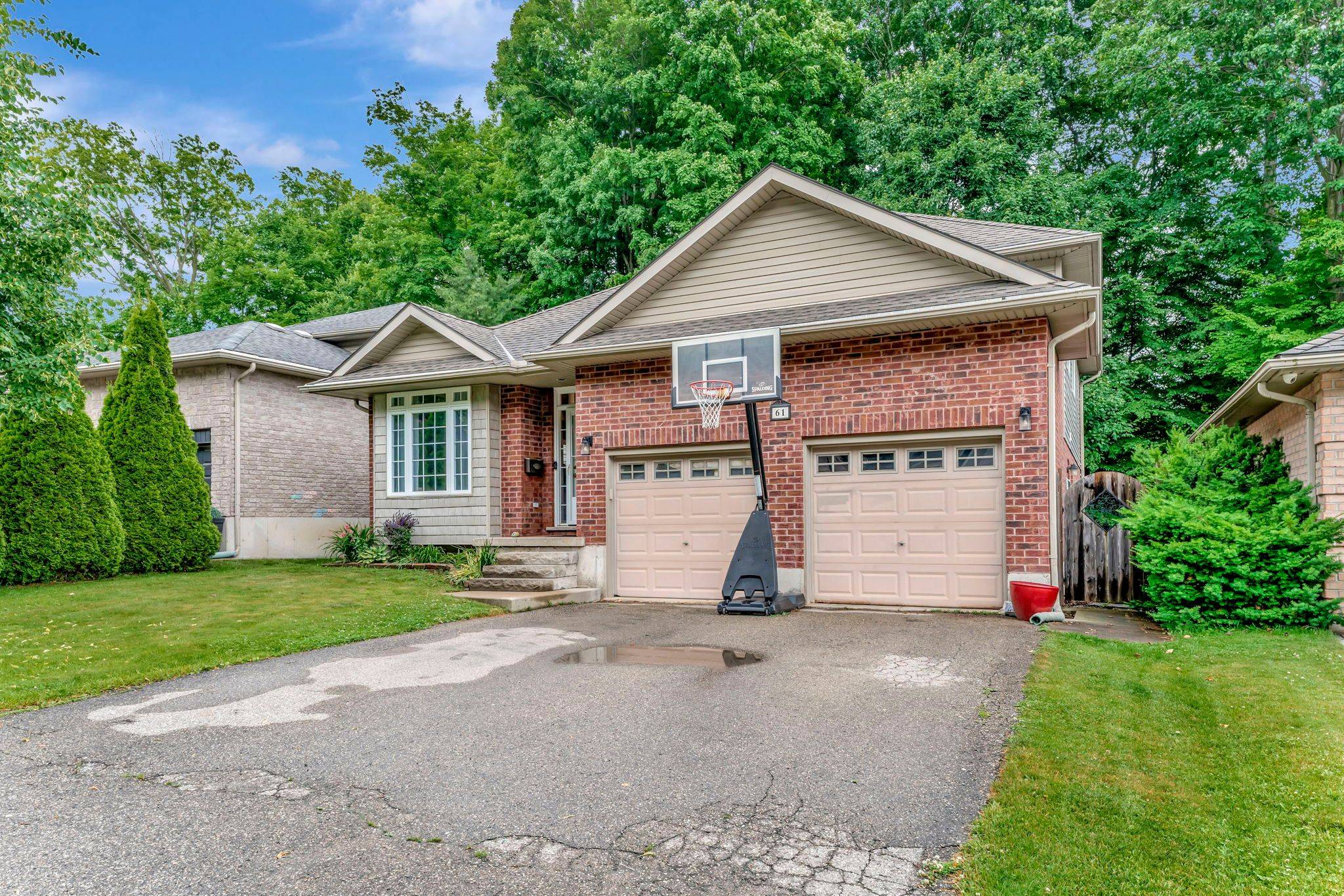 Woodstock, ON N4S 9A1,61 Potters WAY