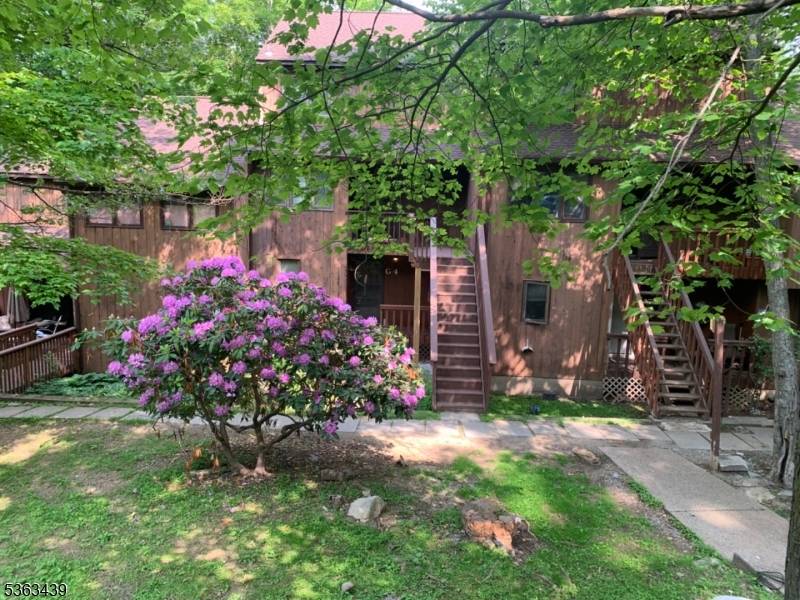 Vernon Twp., NJ 07462,17 Village Way #4