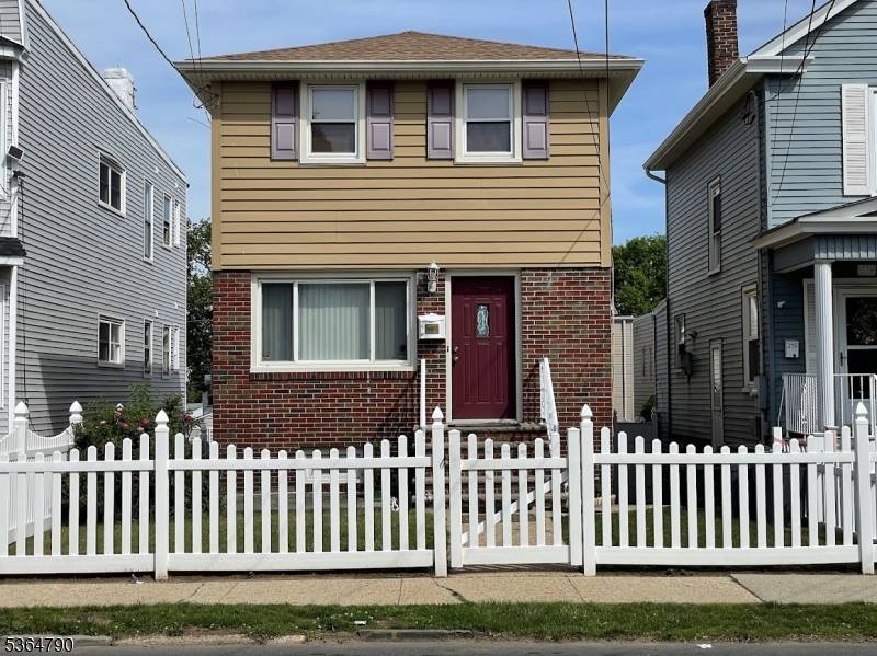 Kearny Town, NJ 07032,278 Forest St