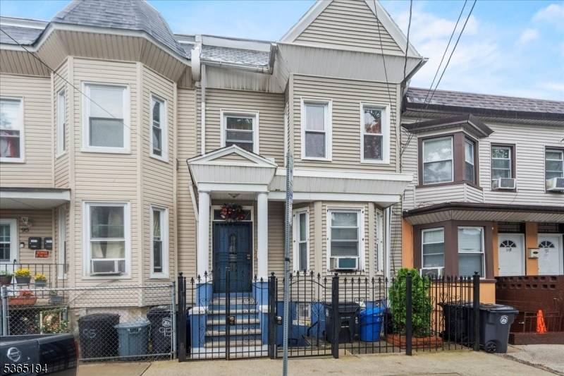 Newark City, NJ 07104,93 Garside St