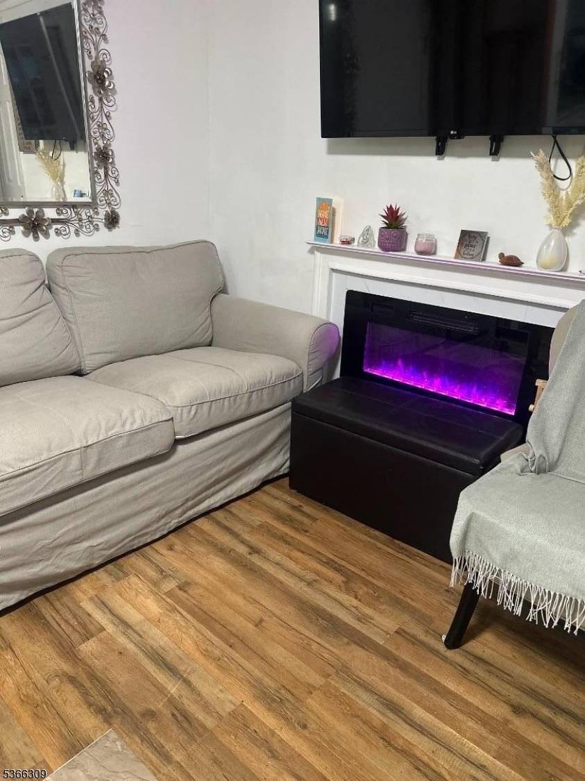 Moonachie Boro, NJ 07074,16 Sale St