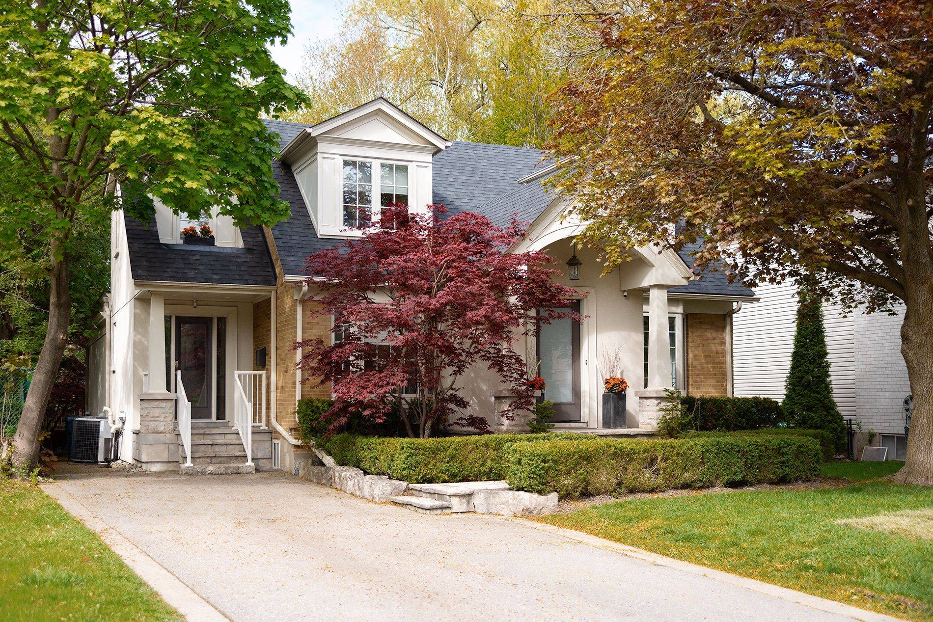 Toronto C13, ON M3B 2V5,9 Canfield PL