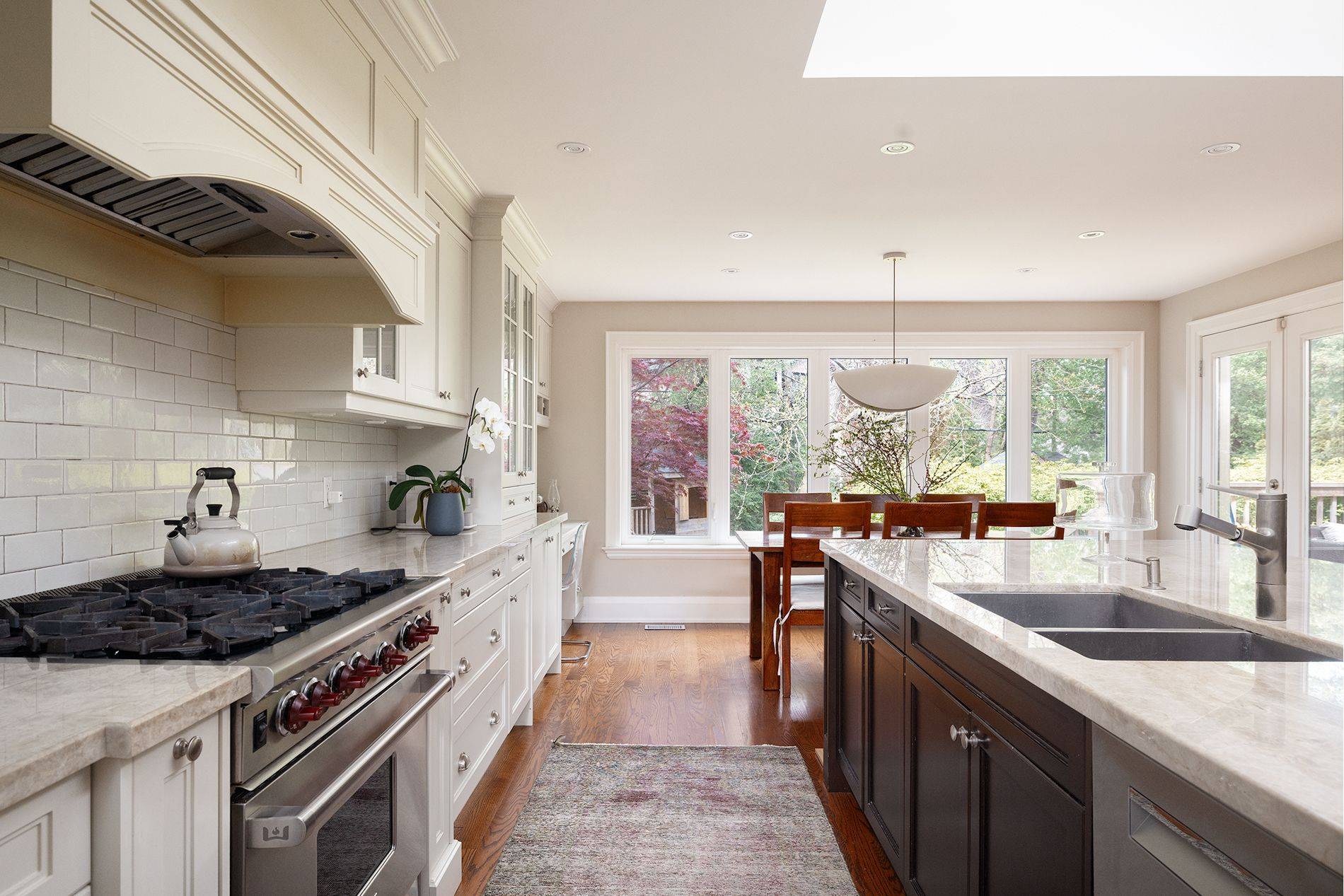 Toronto C13, ON M3B 2V5,9 Canfield PL