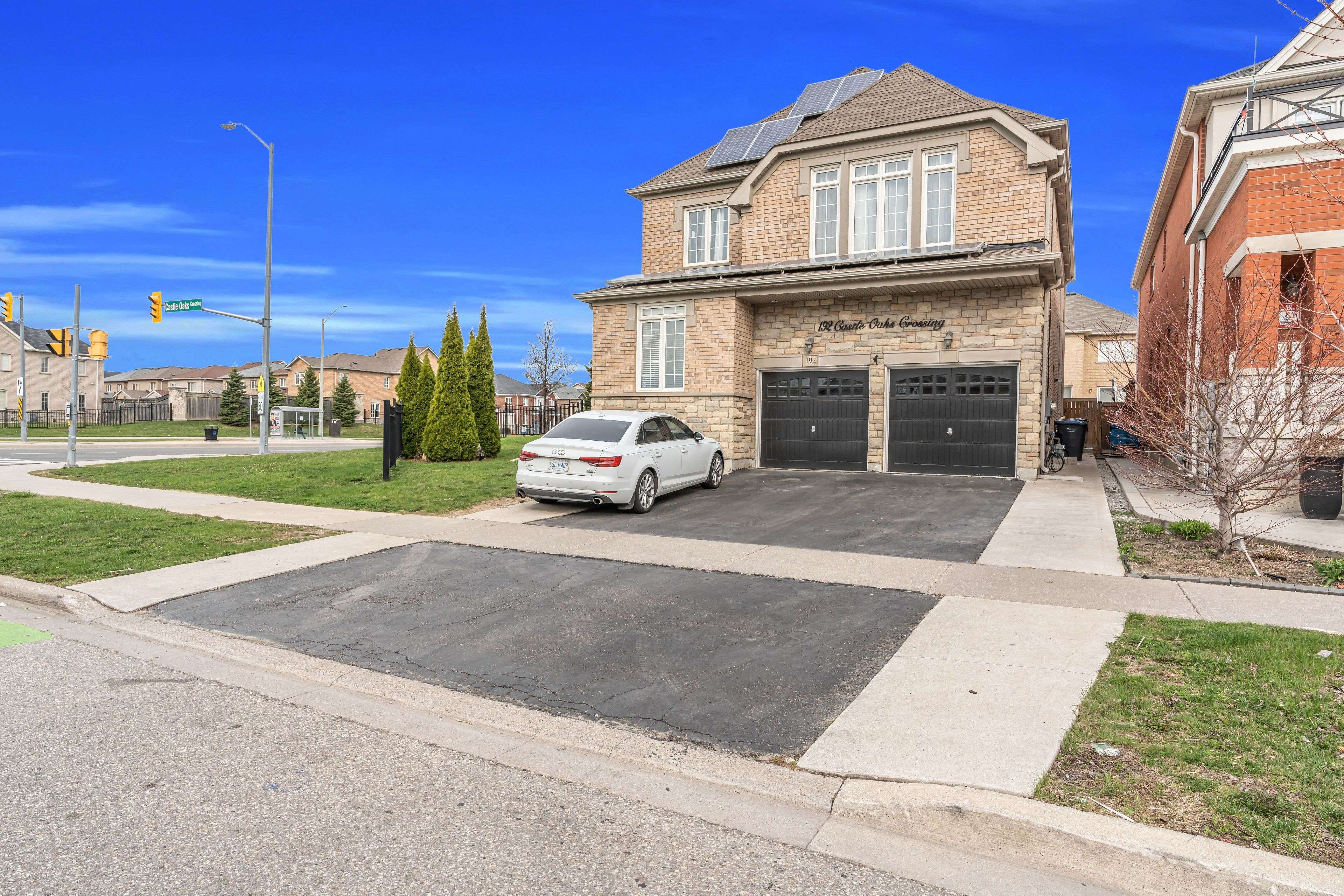 Brampton, ON L6P 3X2,192 Castle oaks Cross