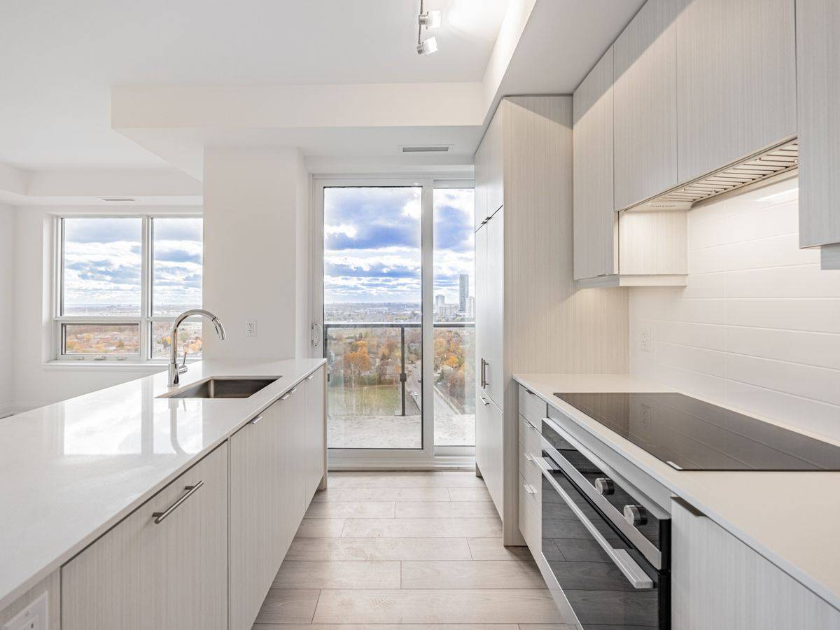 Mississauga, ON L5B 0N3,36 Elm DR #2107
