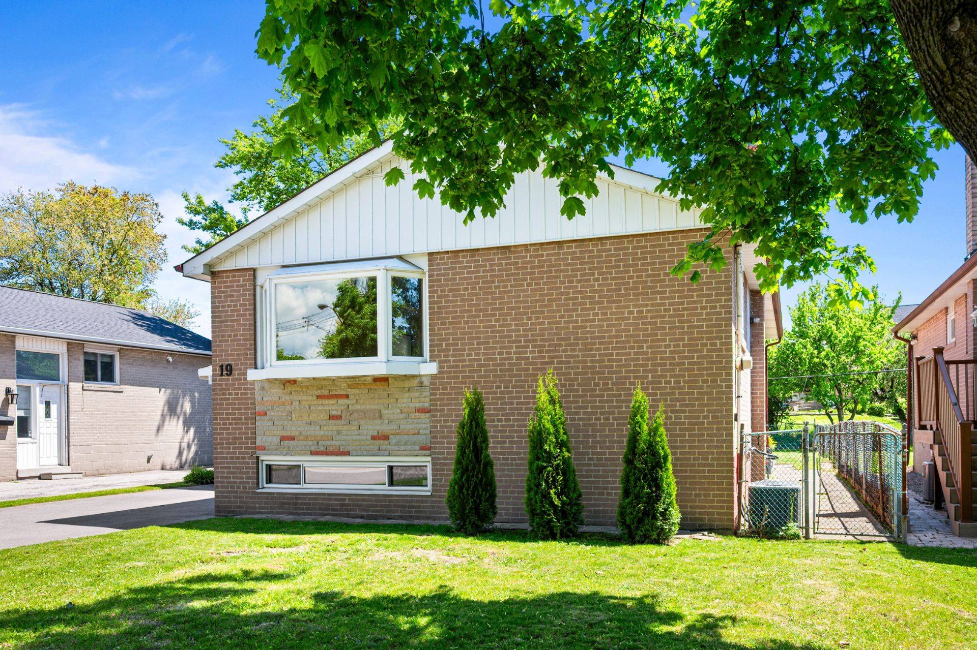 Toronto W08, ON M9C 4P5,19 Wellesworth DR
