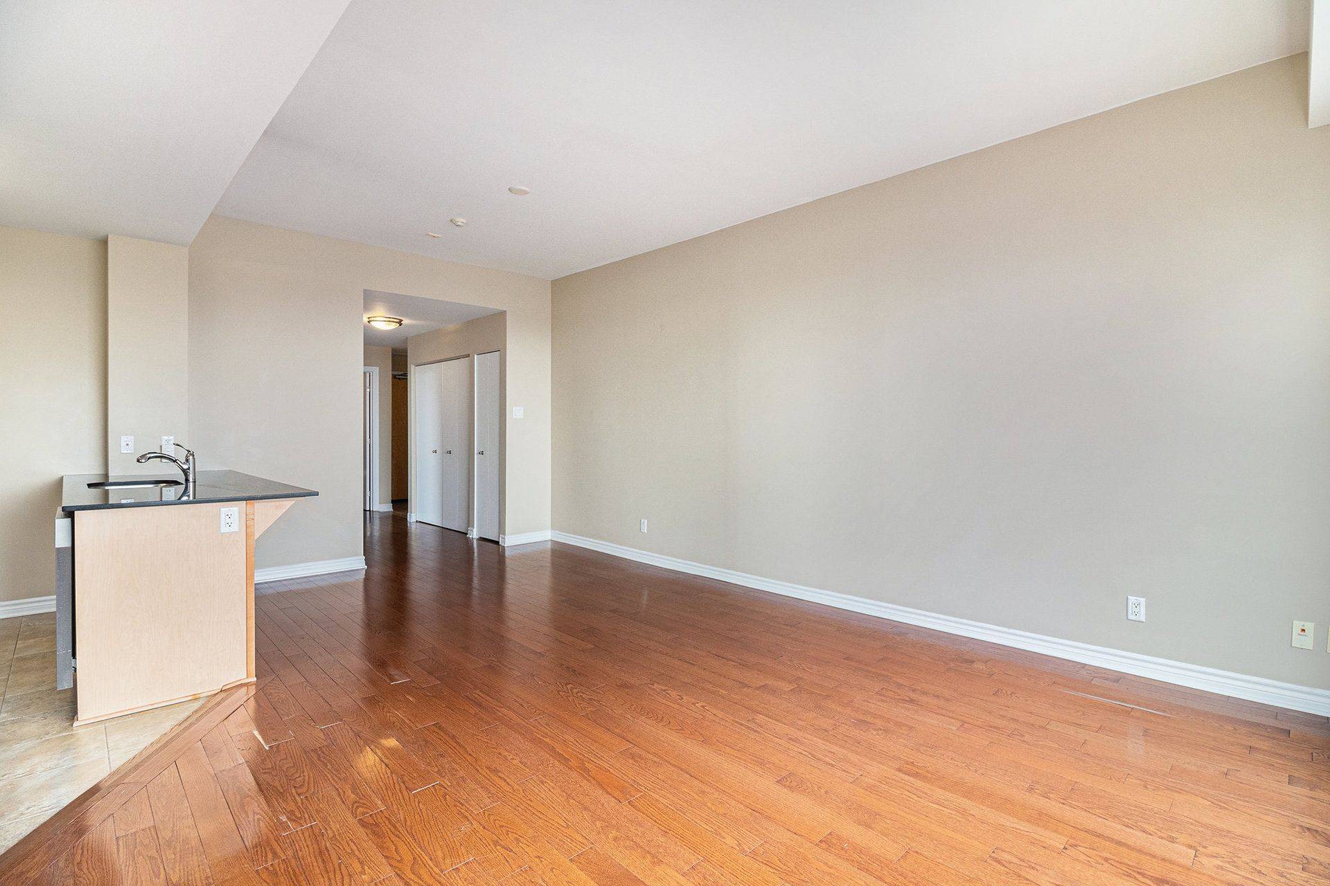 West Centre Town, ON K1R 0A8,250 Lett ST #906