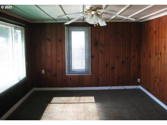 Springfield, OR 97477,2260 D ST