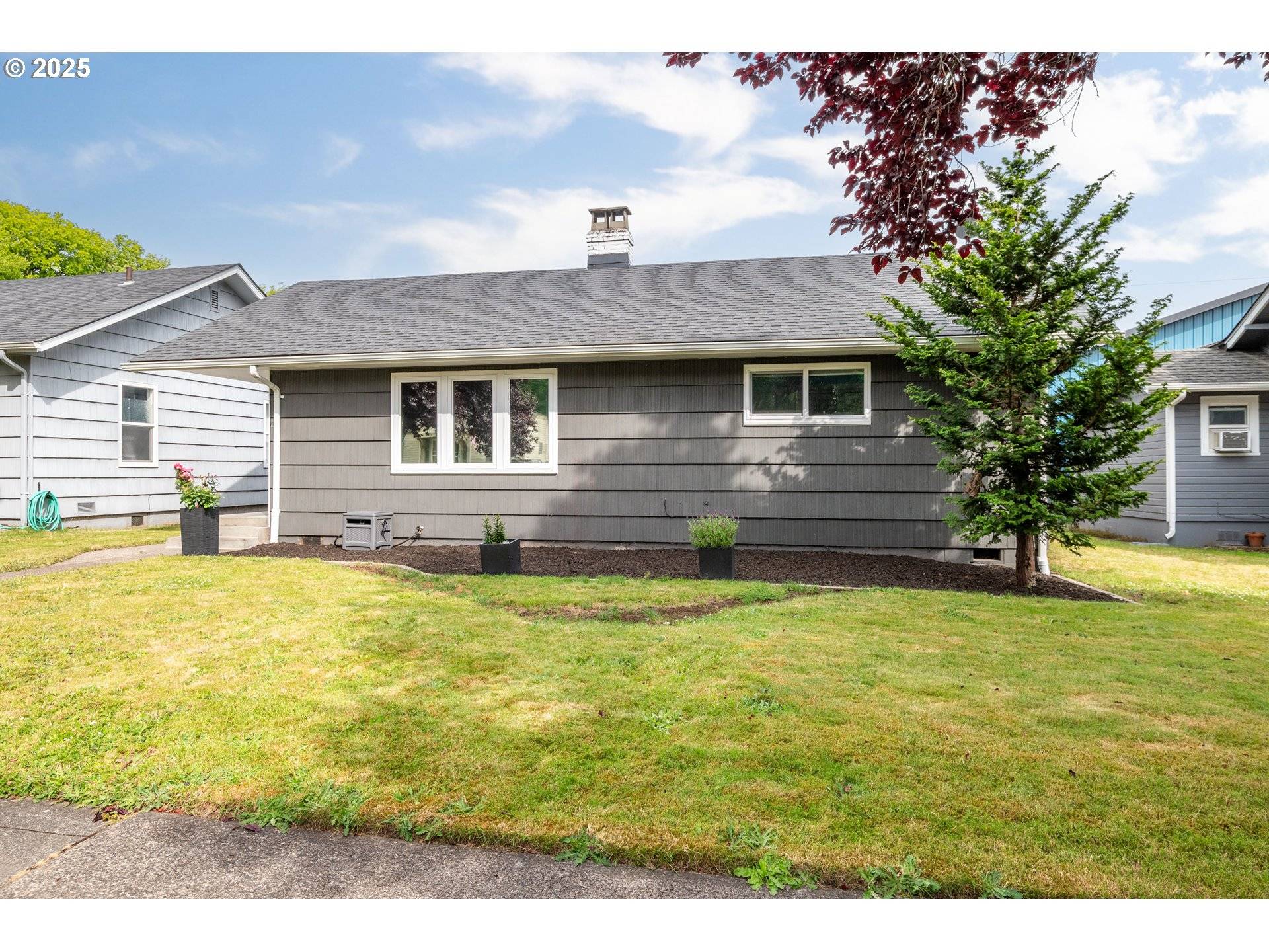 Longview, WA 98632,656 22ND AVE