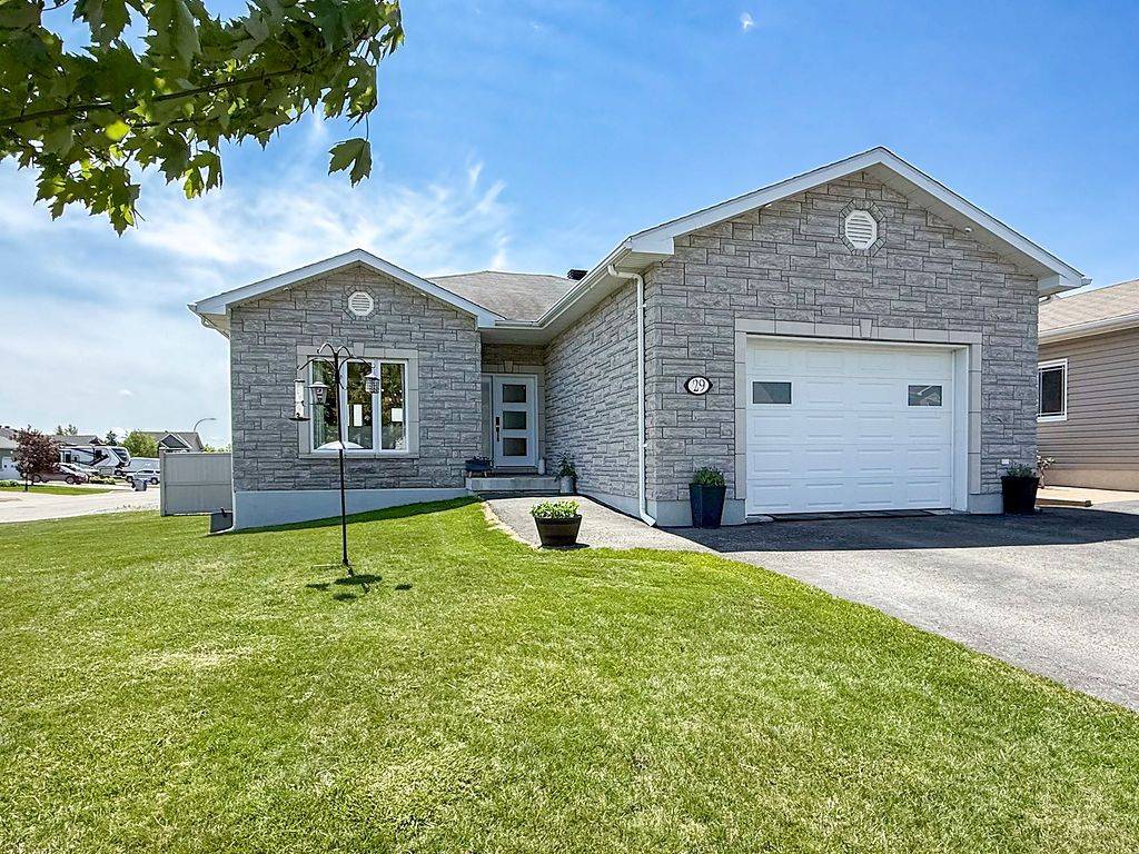 Timmins, ON P4R 1N6,29 Majestic DR