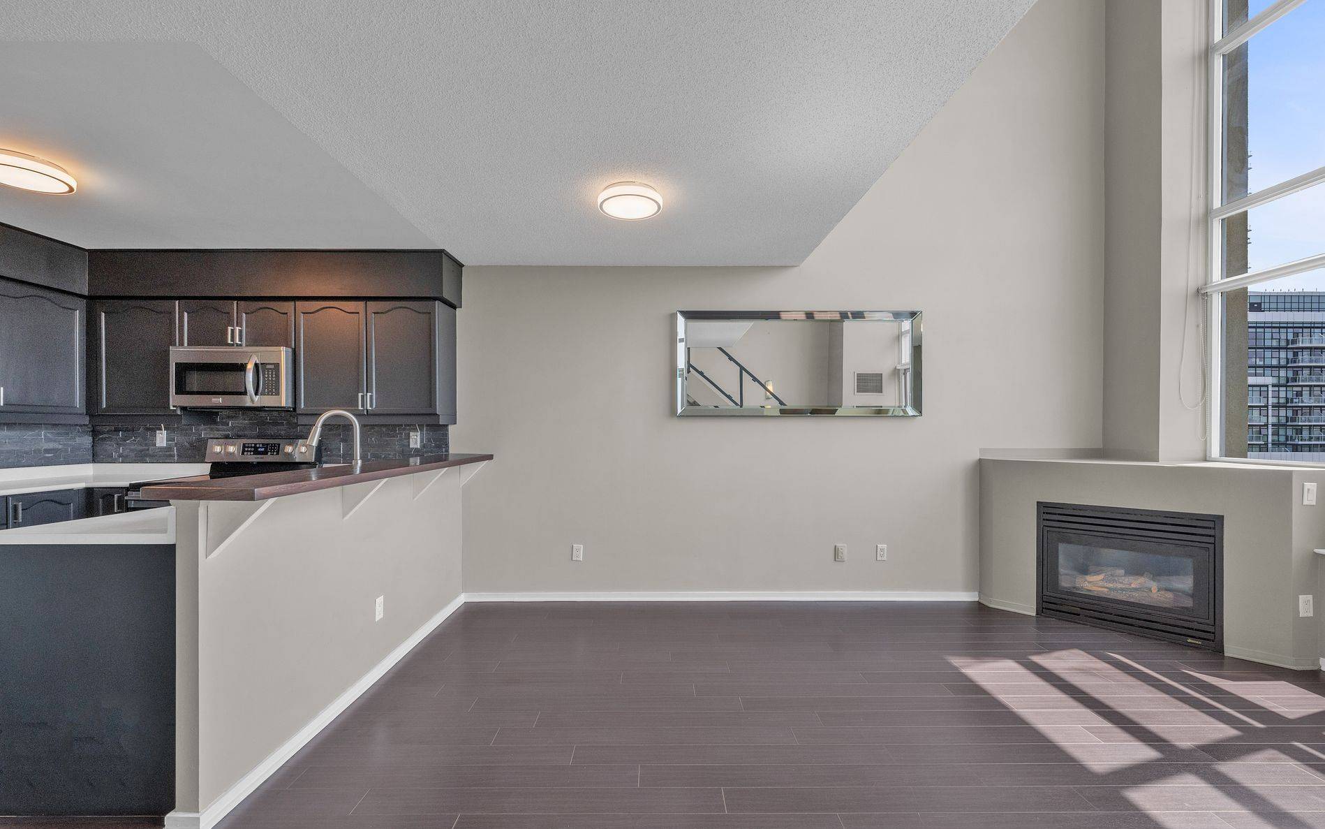 Toronto W06, ON M8Y 3Y9,200 Manitoba ST #412