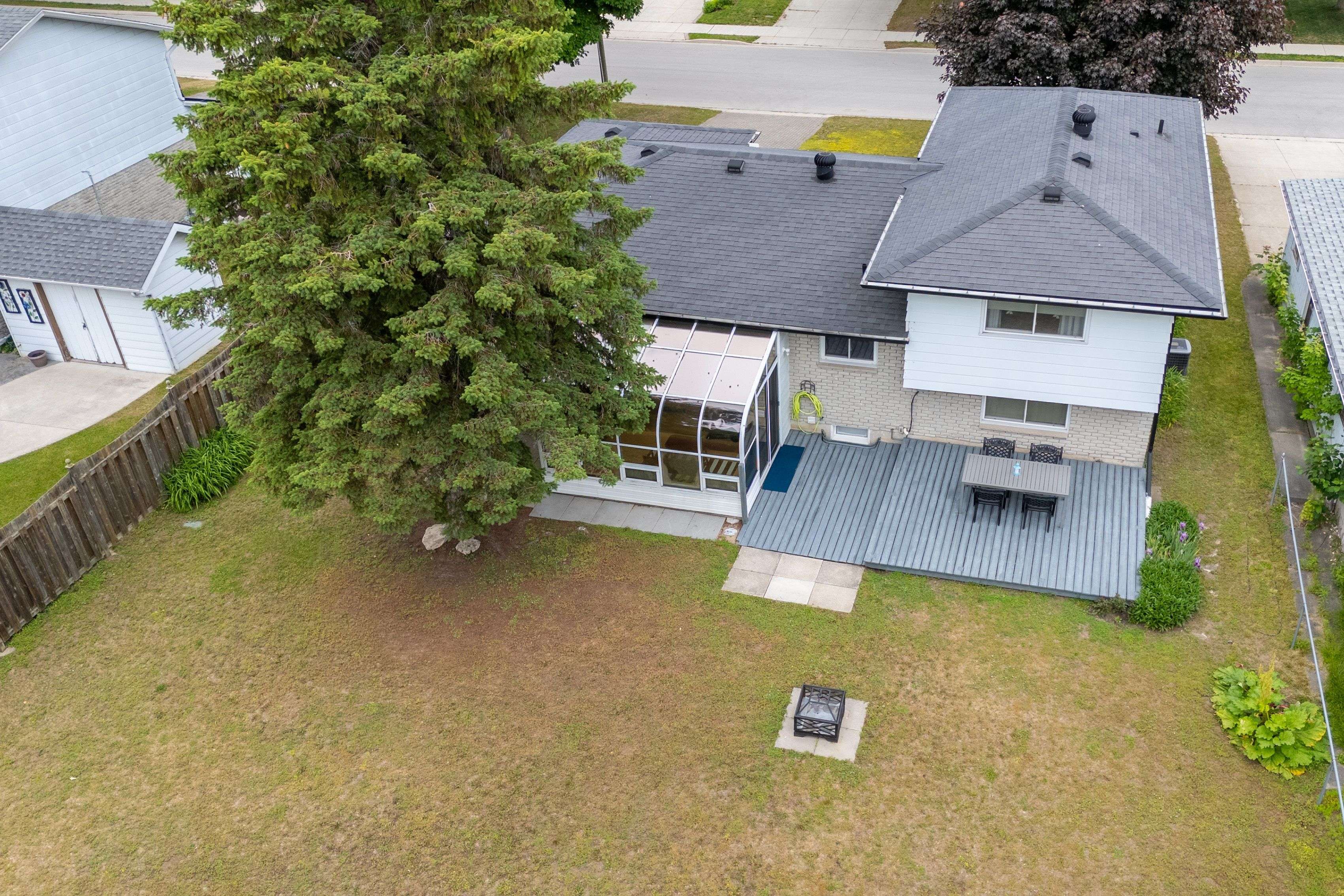Saugeen Shores, ON N0H 2C2,362 Crawford ST